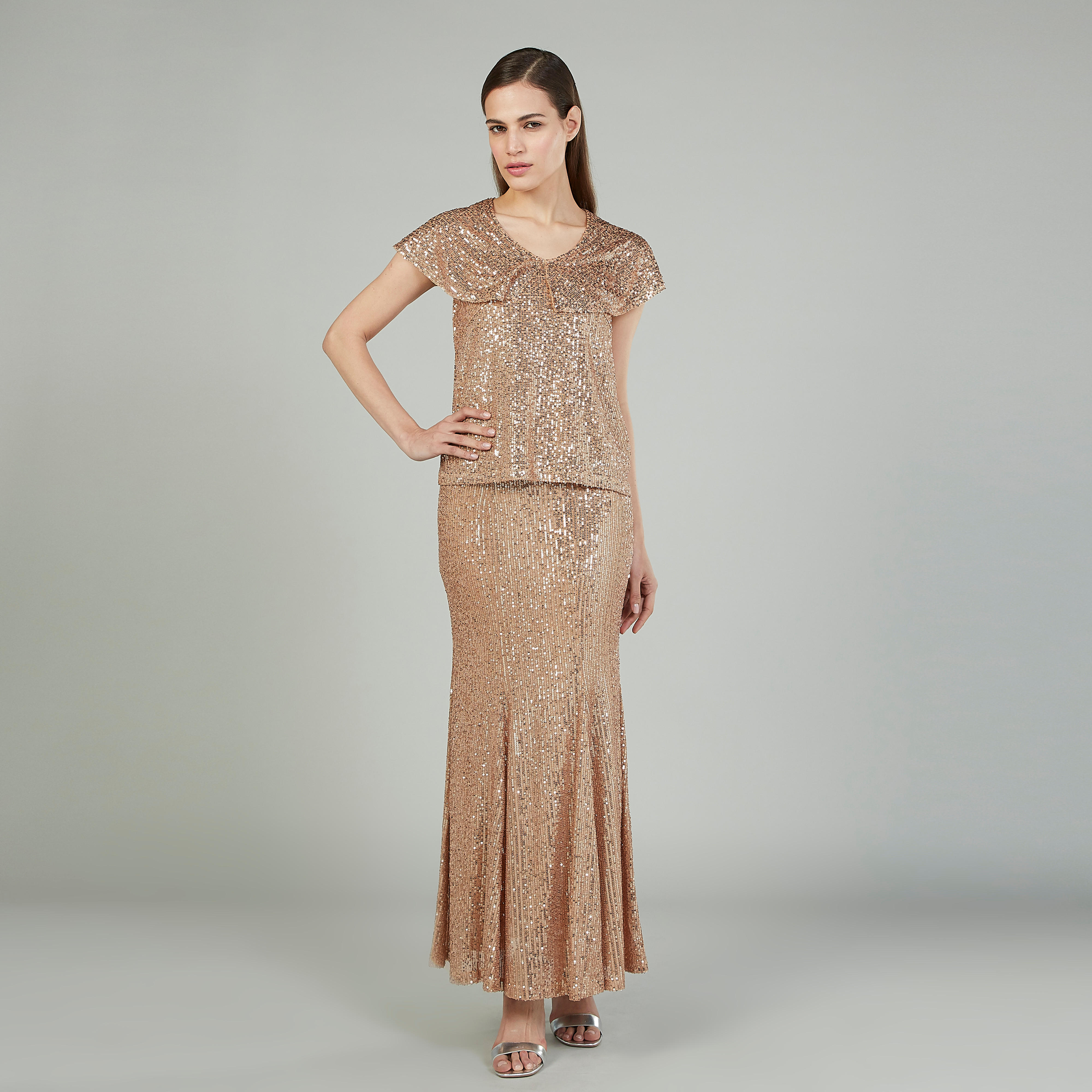 بلوزة بتفاصيل ترتر وياقة v وأكمام كاب-women-clothing-shirtsandblouses-blouses-image-2