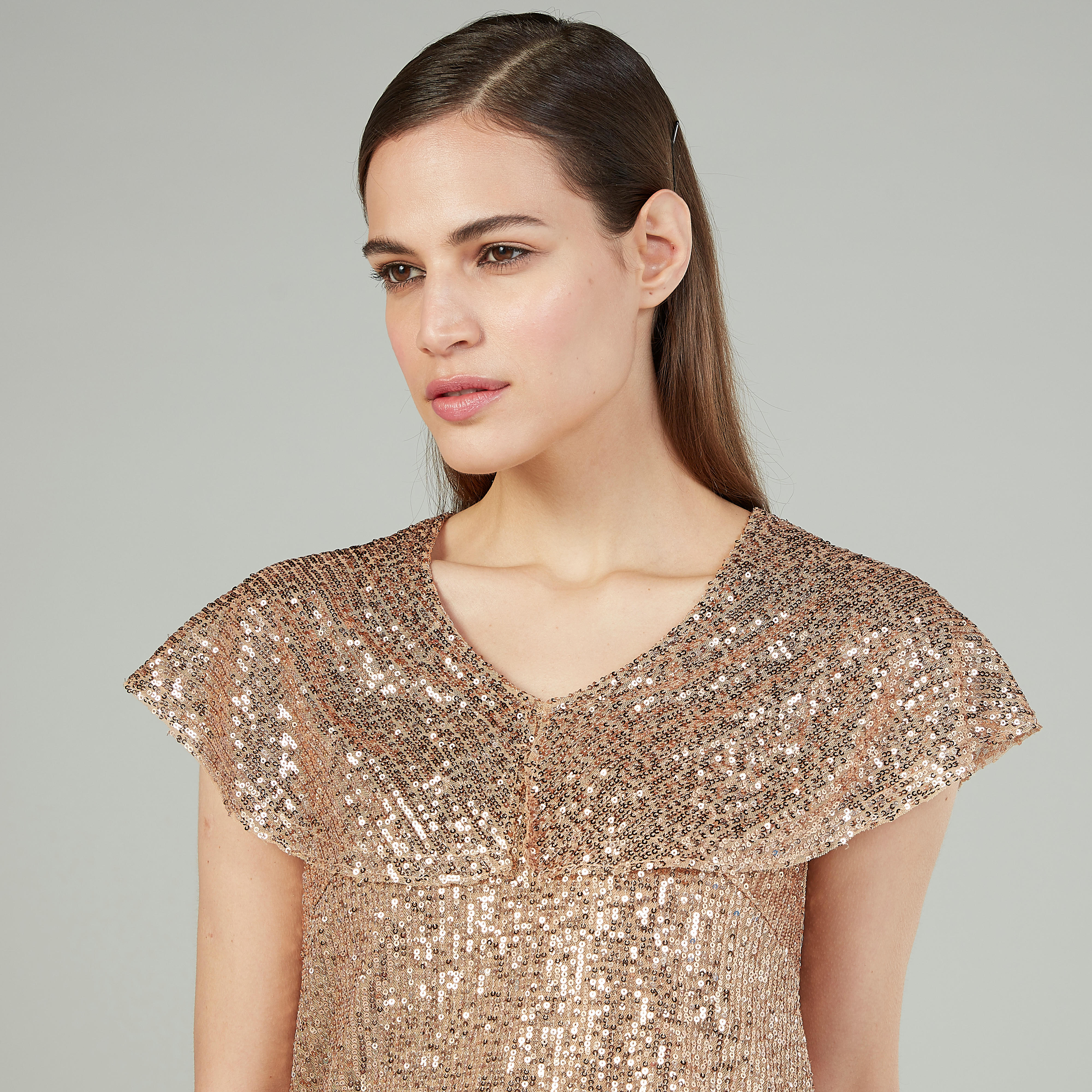 بلوزة بتفاصيل ترتر وياقة v وأكمام كاب-women-clothing-shirtsandblouses-blouses-image-3