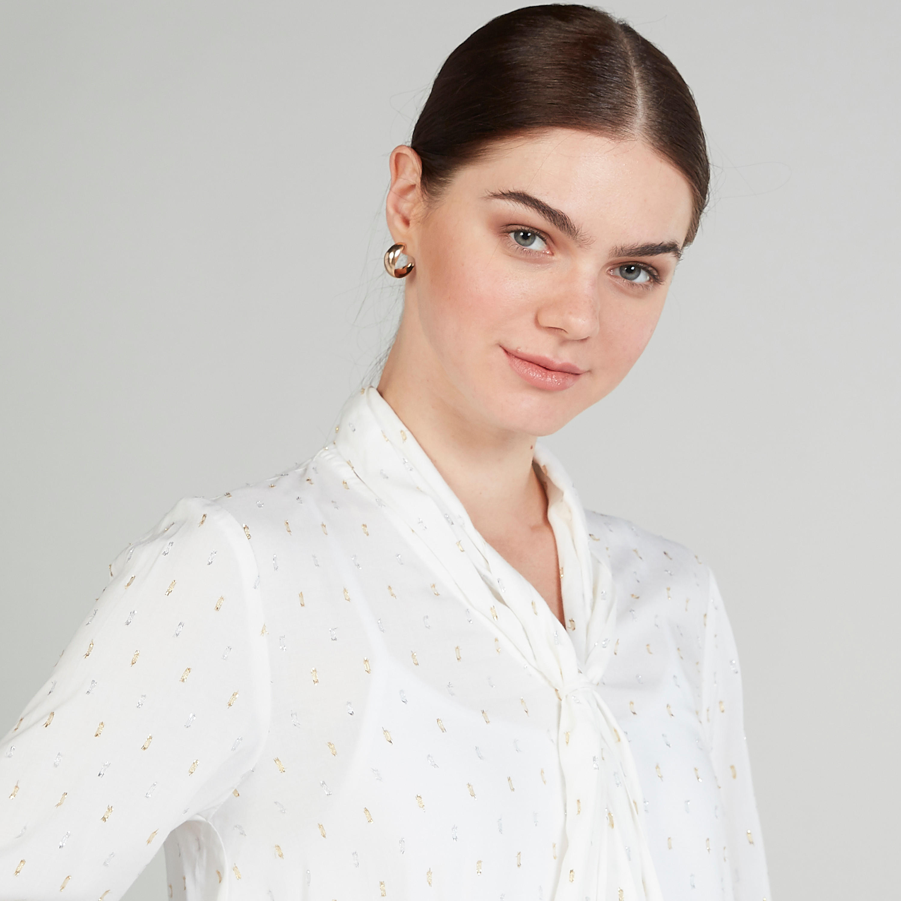 بلوزة بأكمام طويلة وربطة عنق وتزيينات-women-clothing-shirtsandblouses-blouses-image-2