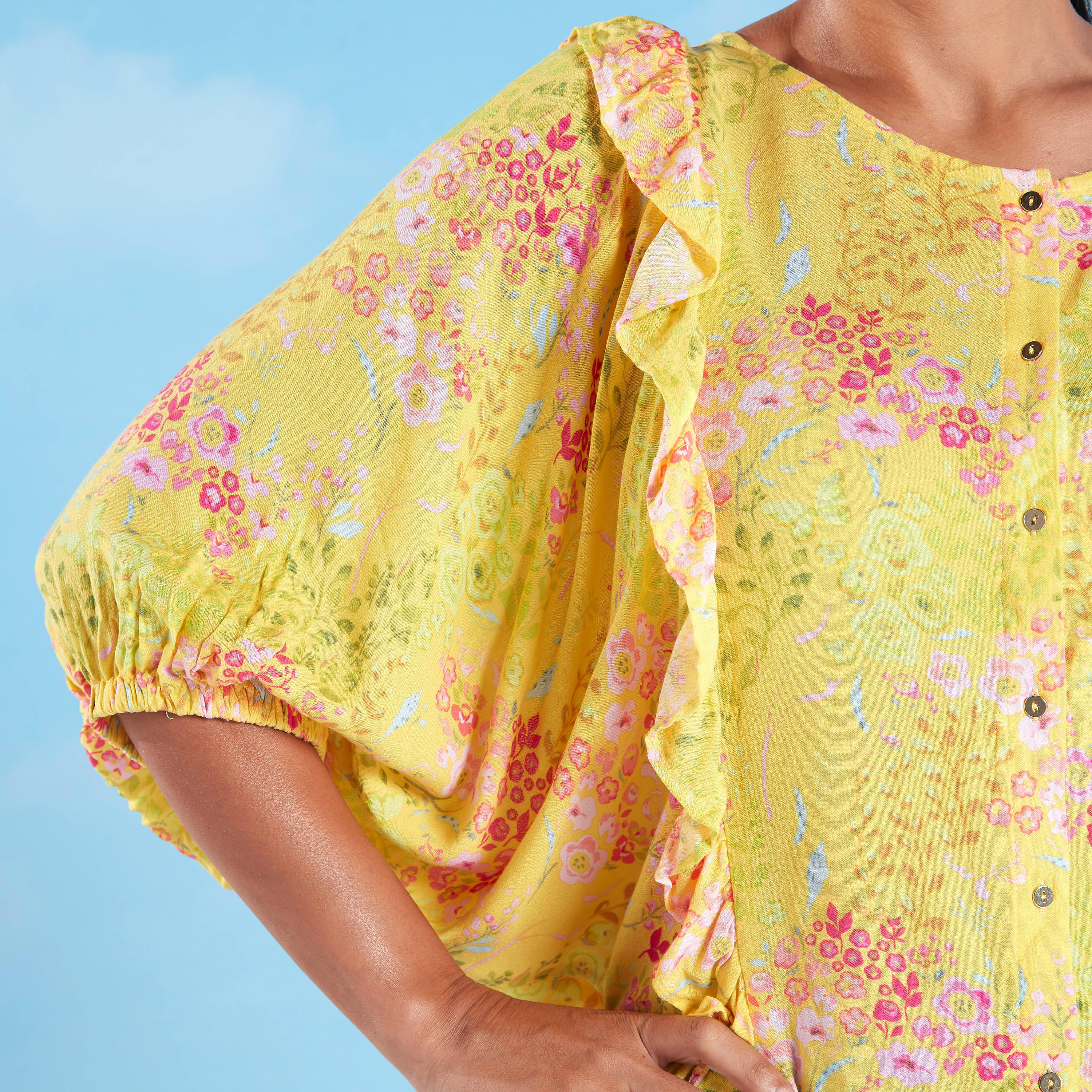 بلوزة بياقة مستديرة وأكمام 3/4 وطبعات زهرية-women-clothing-shirtsandblouses-blouses-image-3