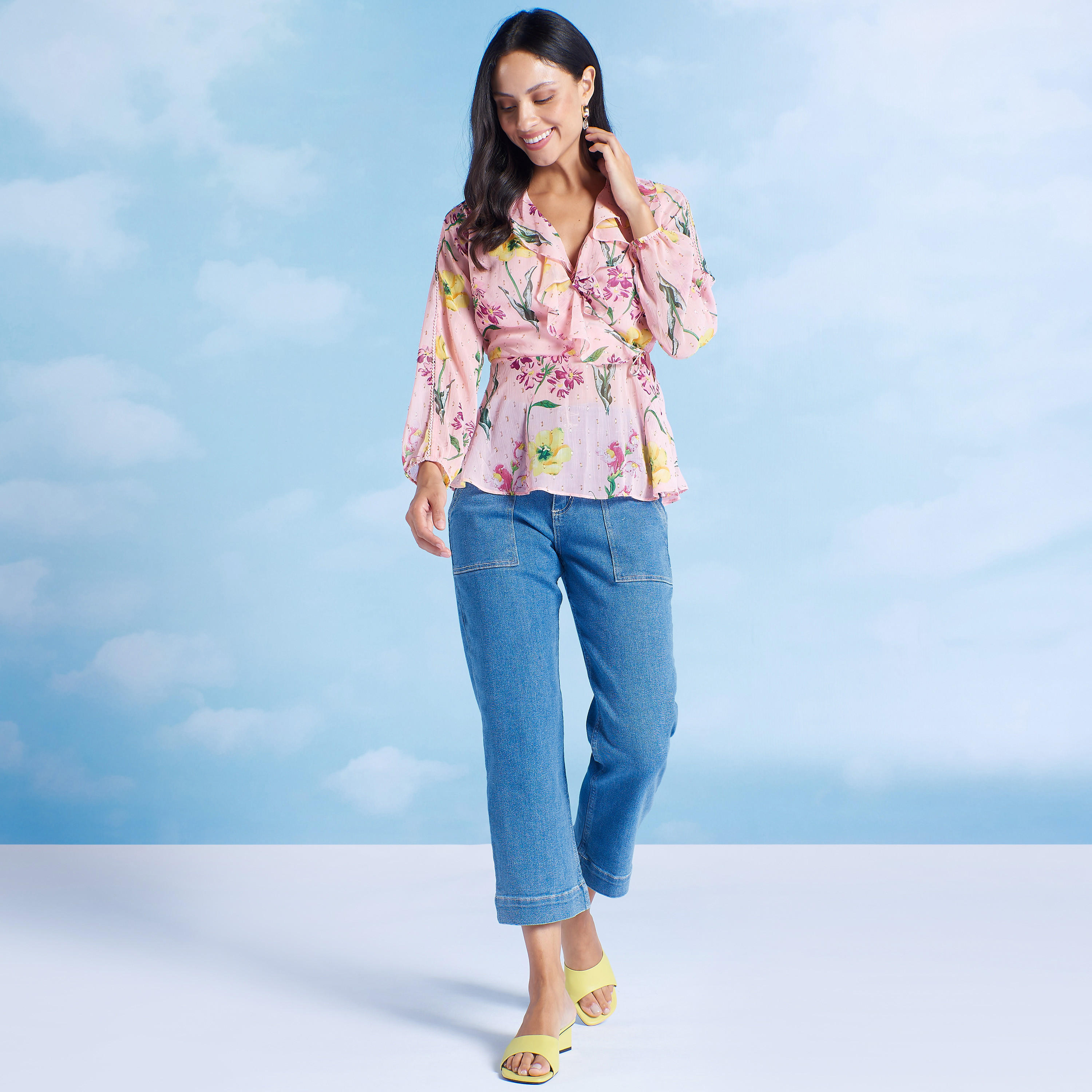 بلوزة بياقة V بأكمام طويلة وطبعات أزهار-women-clothing-shirtsandblouses-blouses-image-3