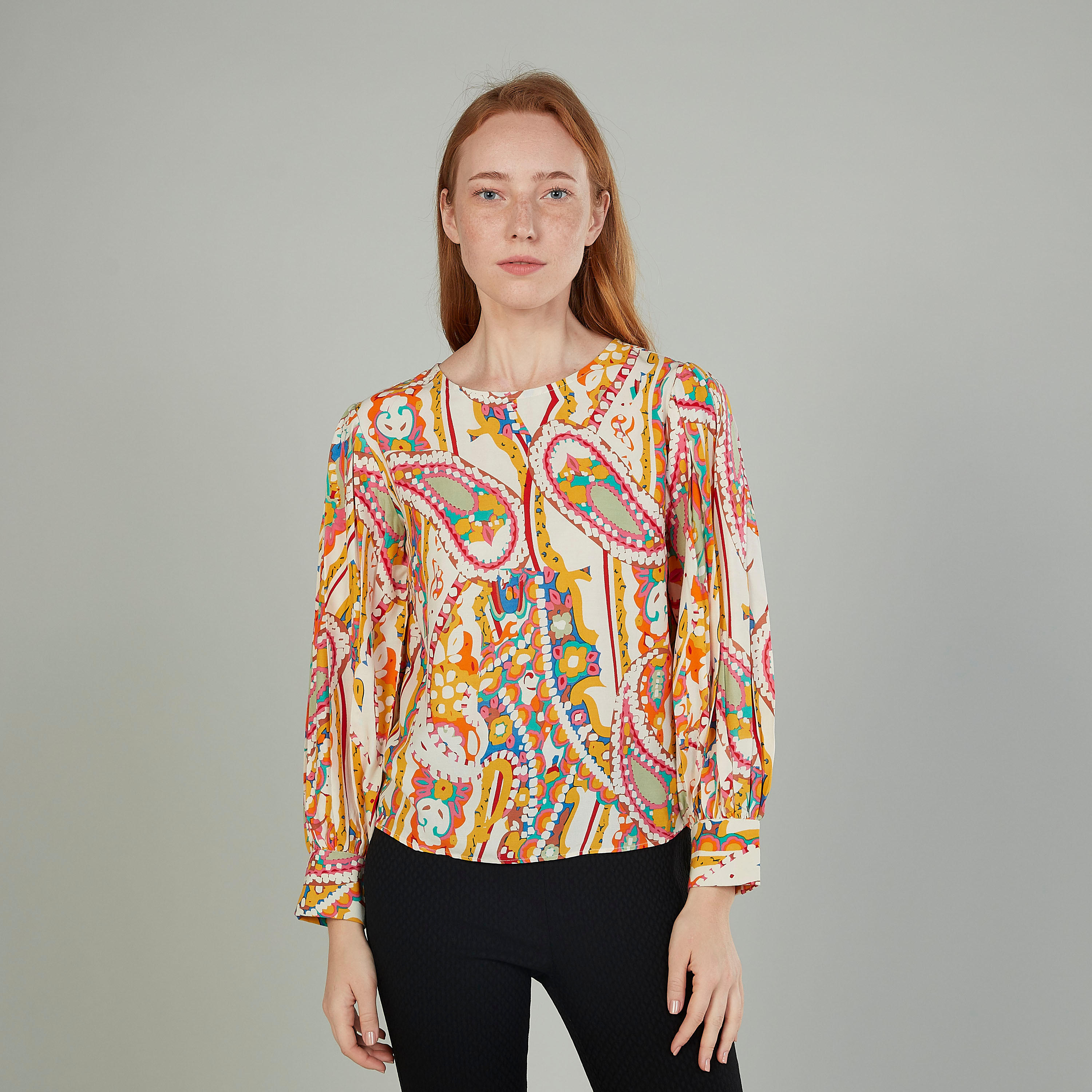 بلوزة بياقة مستديرة وأكمام طويلة وطبعات-women-clothing-shirtsandblouses-blouses-image-1