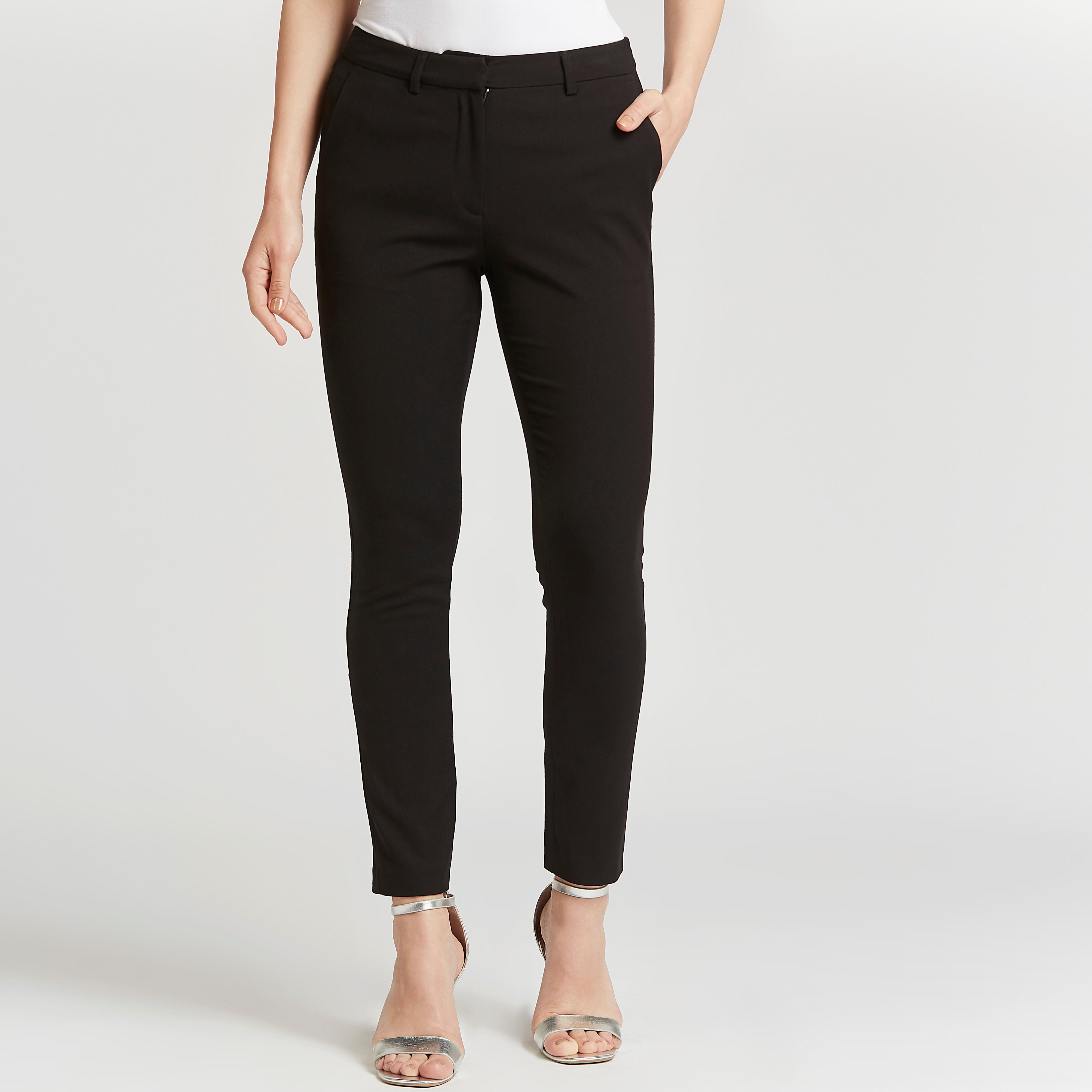 بنطلون سادة بخصر متوسّط الإرتفاع وعراوي حزام وتفاصيل جيب-women-clothing-bottoms-trousers-image-1