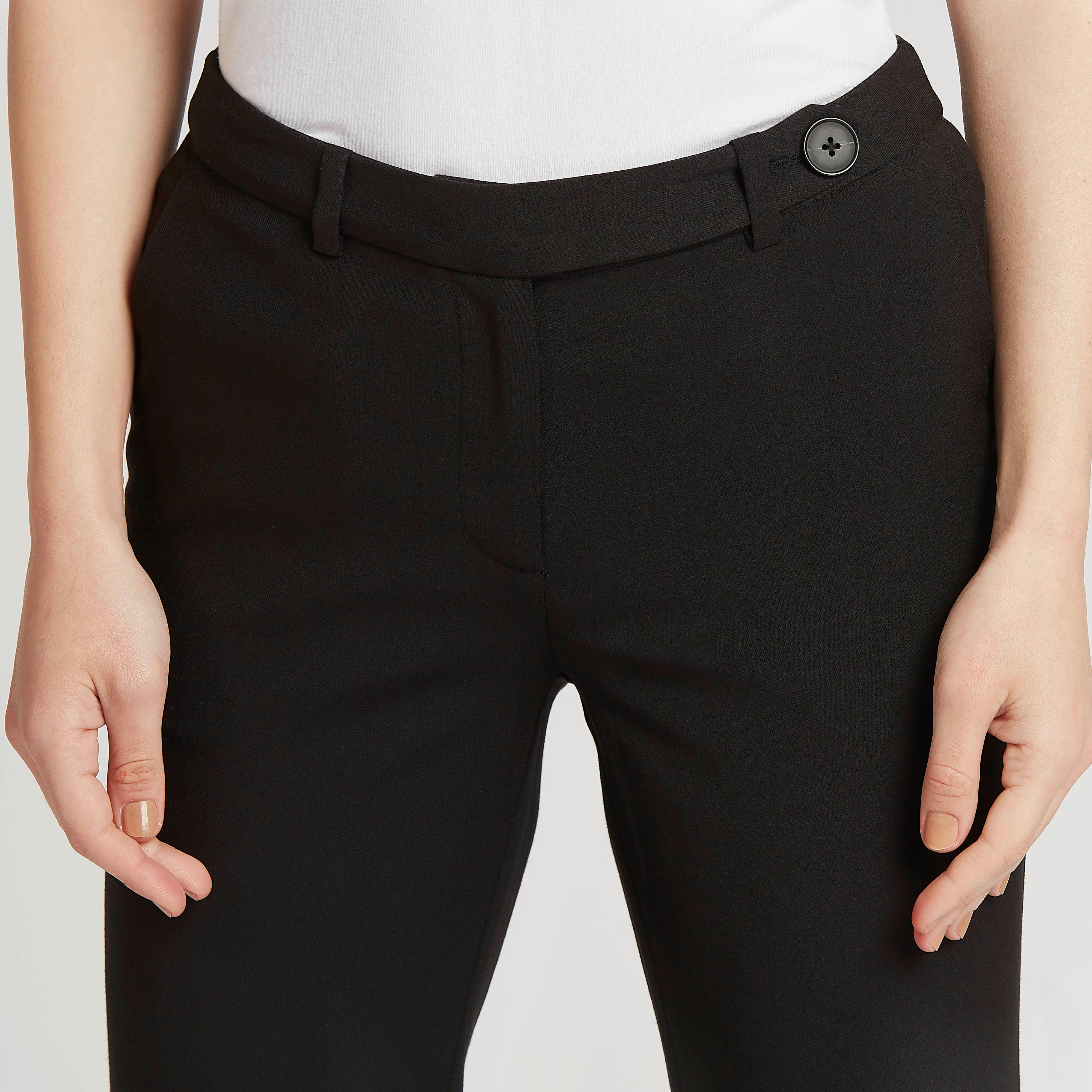 بنطلون بخصر متوسّط الإرتفاع وتفاصيل جيوب وعراوي-women-clothing-bottoms-trousers-image-4