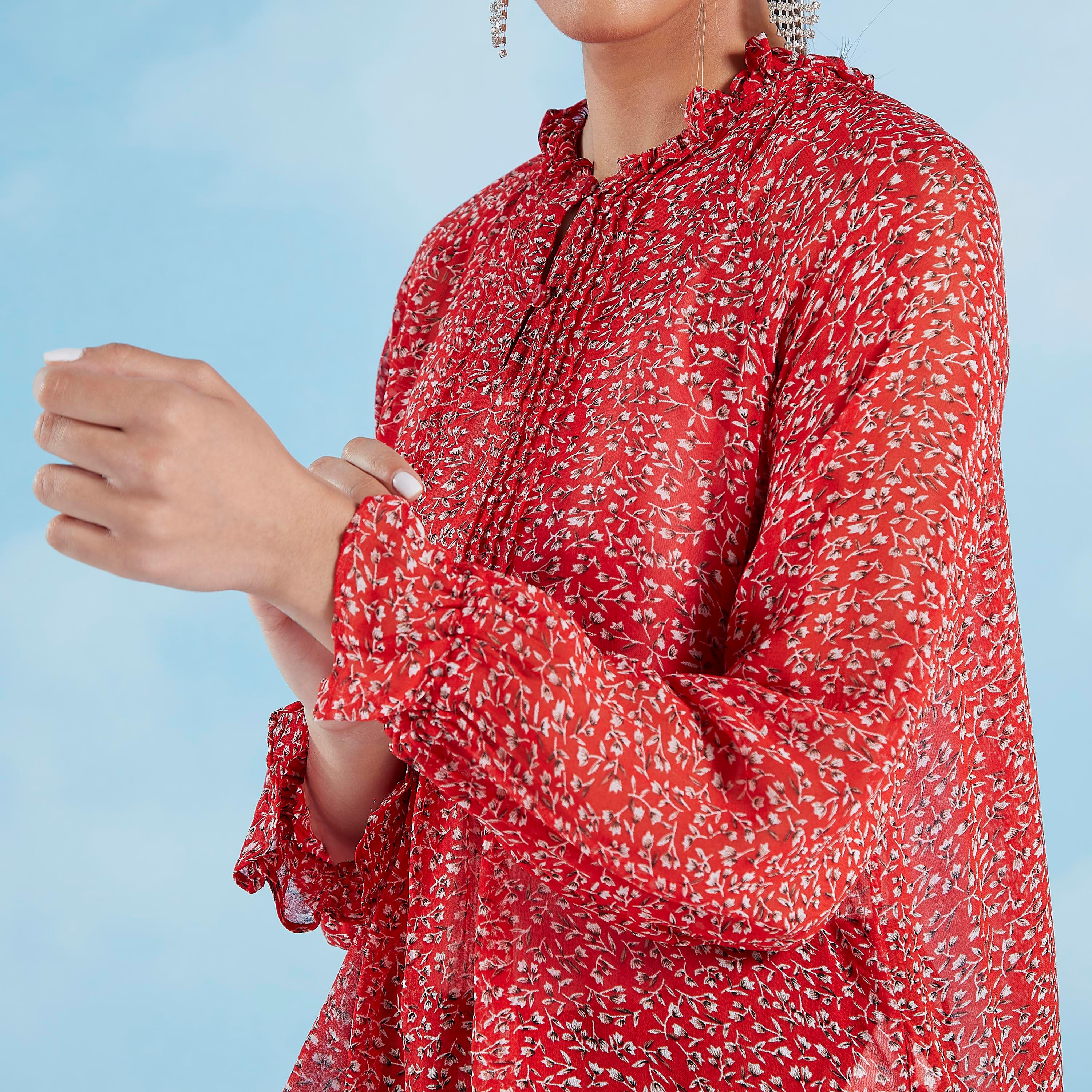 بلوزة بأكمام طويلة وتفاصيل كشكش وطبعات-women-clothing-shirtsandblouses-blouses-image-2