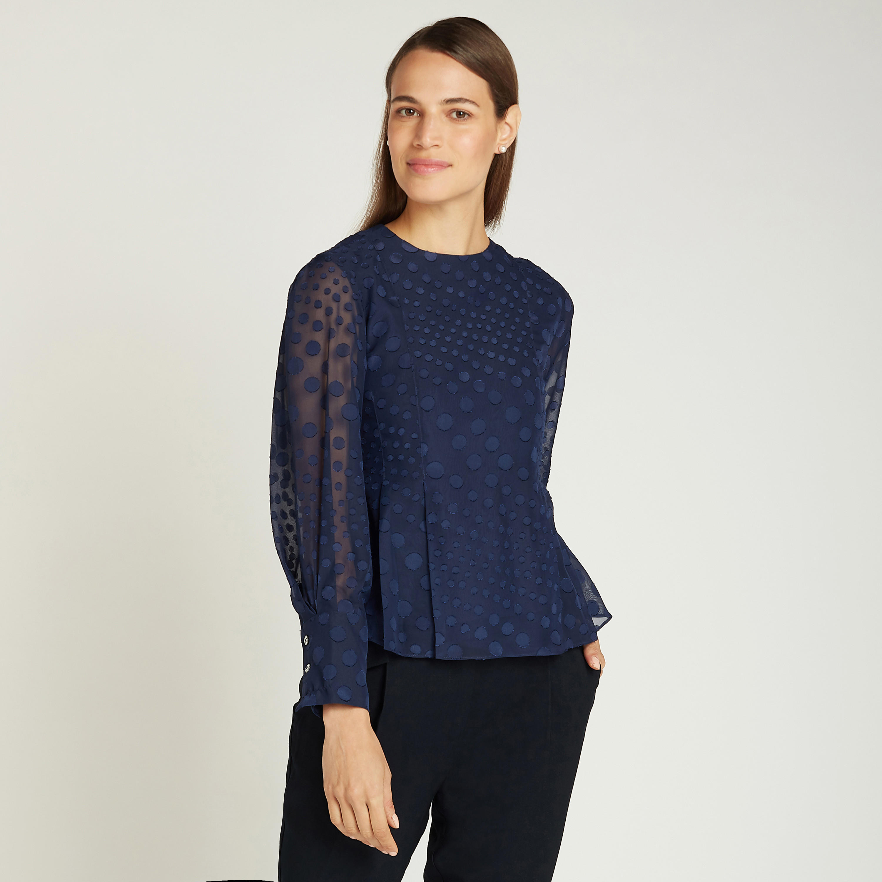 بلوزة بارزة الملمس بياقة ضيّقة وأكمام طويلة-women-clothing-shirtsandblouses-blouses-image-1