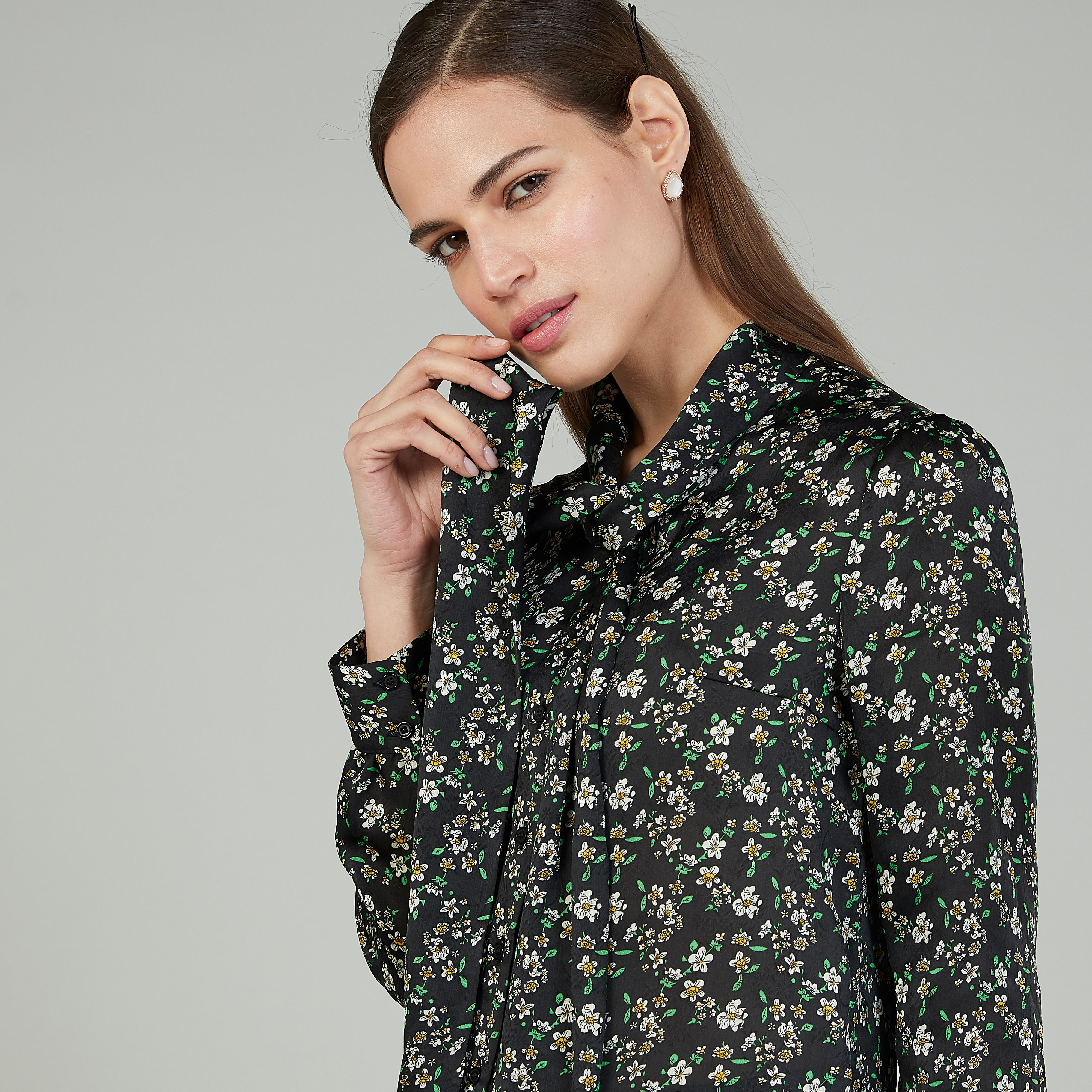 بلوزة بأكمام طويلة وربطة عنق وطبعات-women-clothing-shirtsandblouses-blouses-image-3