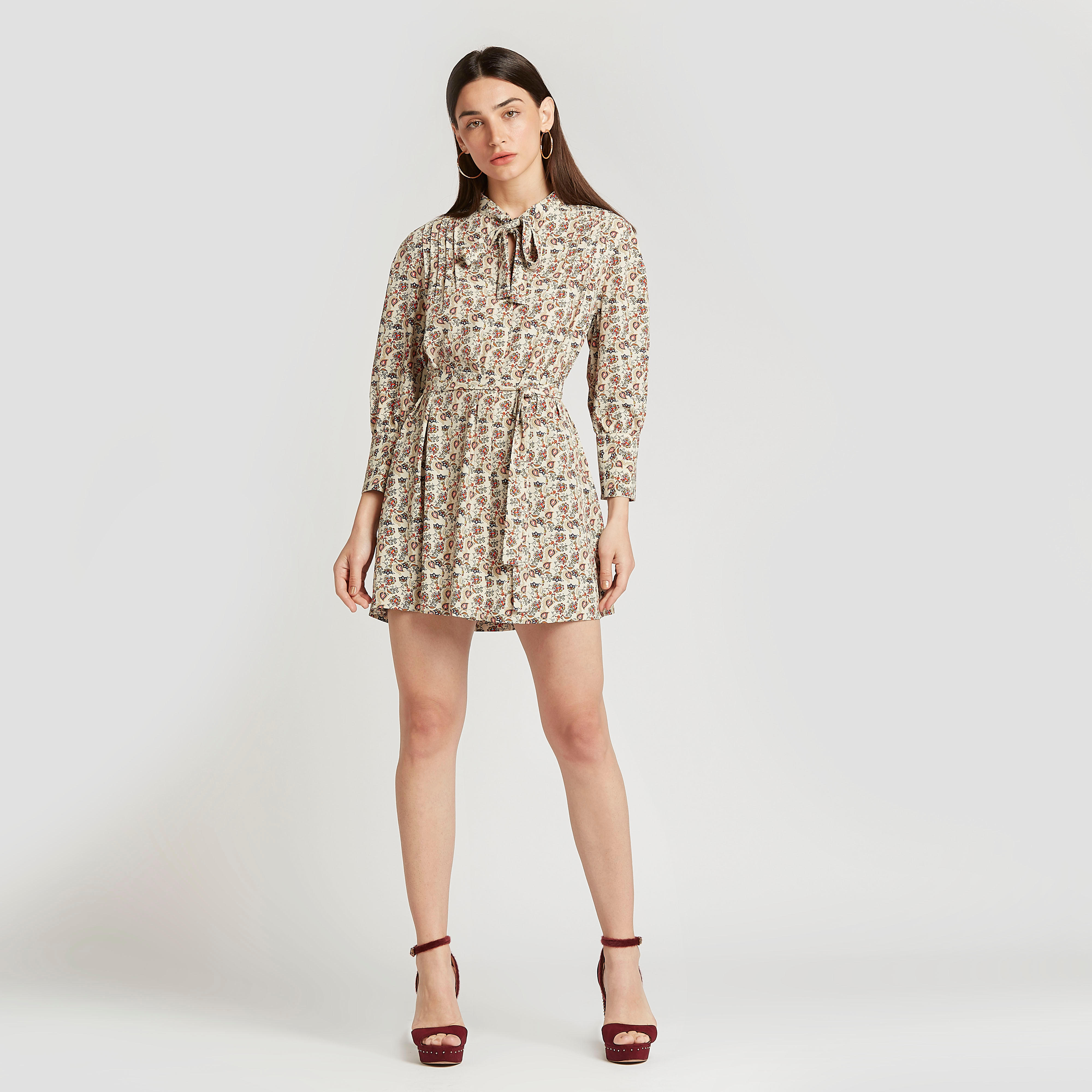 فستان قصير واسع بأكمام طويلة وأربطة وطبعات-women-clothing-dresses-image-4