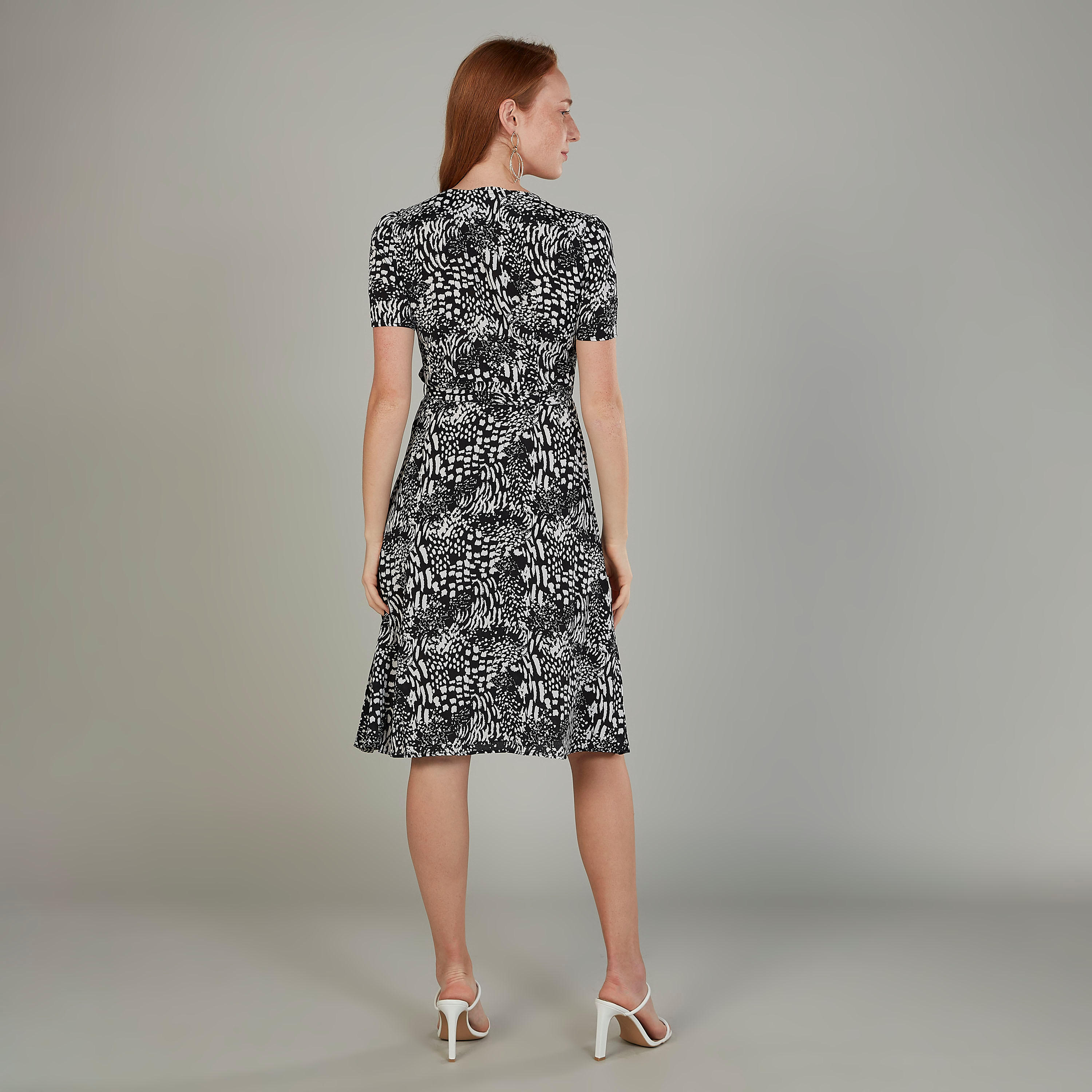 فستان ميدي ايه لاين بياقة V وأكمام قصيرة وطبعات-women-clothing-dresses-image-4