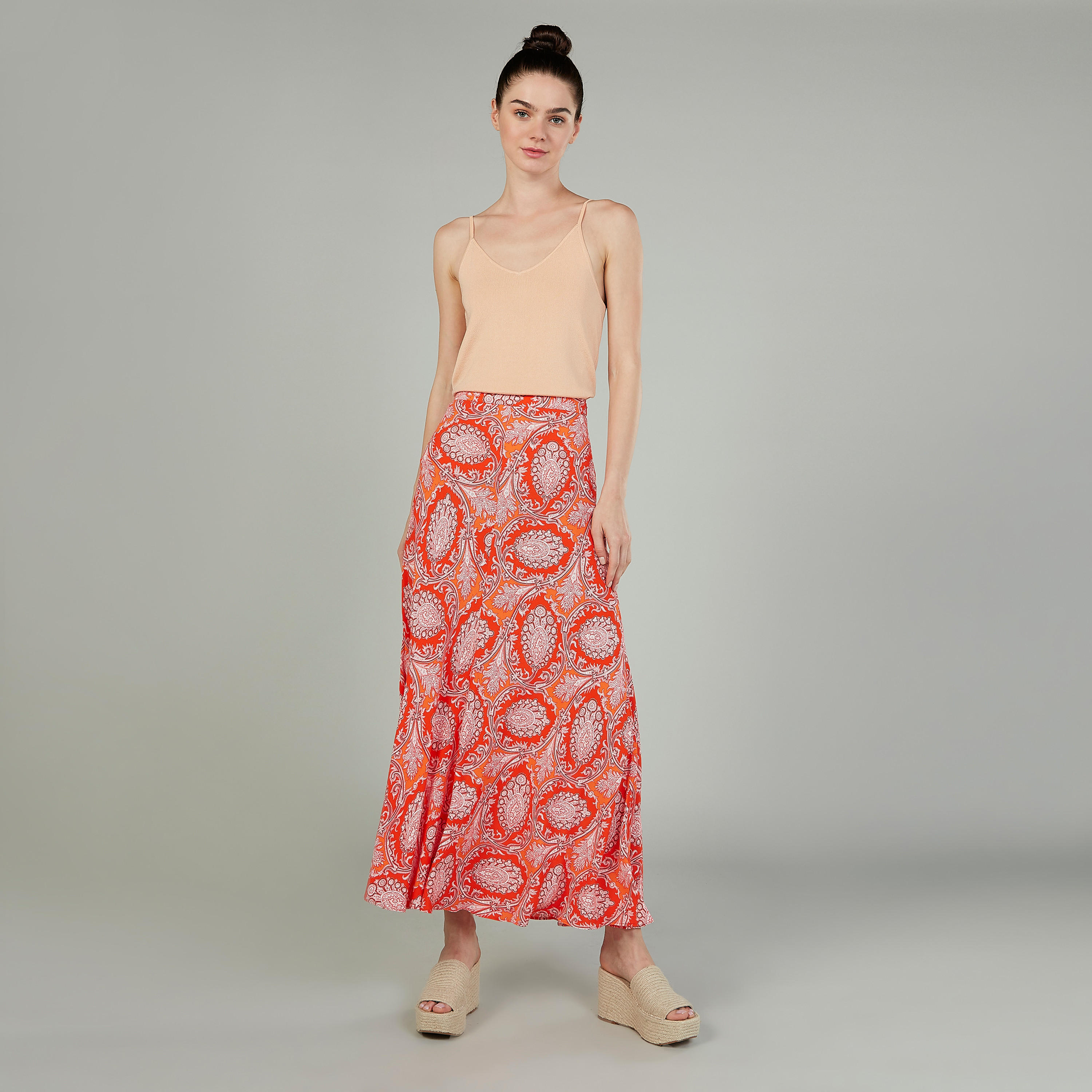 تنورة طويلة ايه لاين بخصر مطّاطي وطبعات-women-clothing-bottoms-skirts-image-2