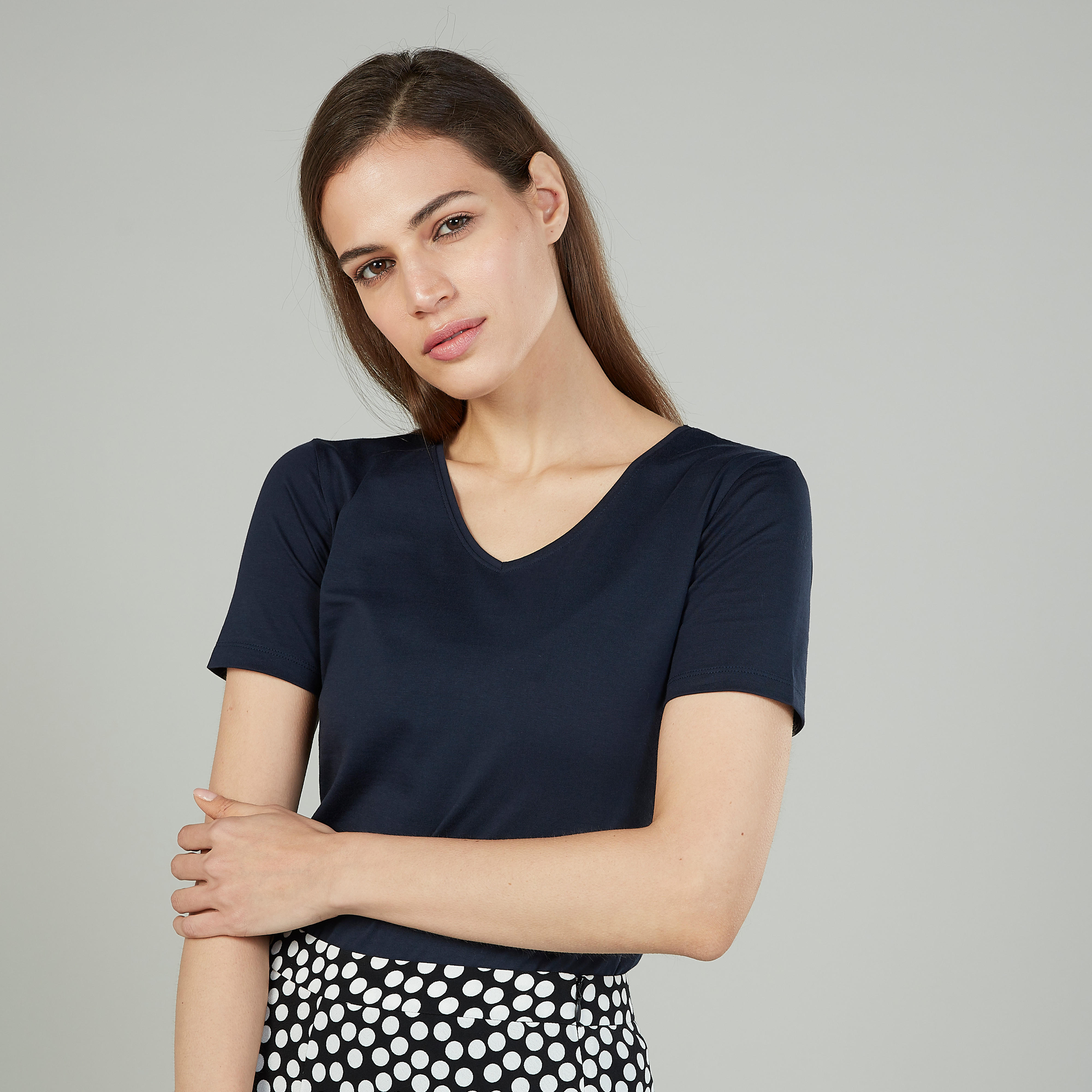 تيشيرت سادة بياقة V وأكمام قصيرة-women-clothing-tshirts-image-3