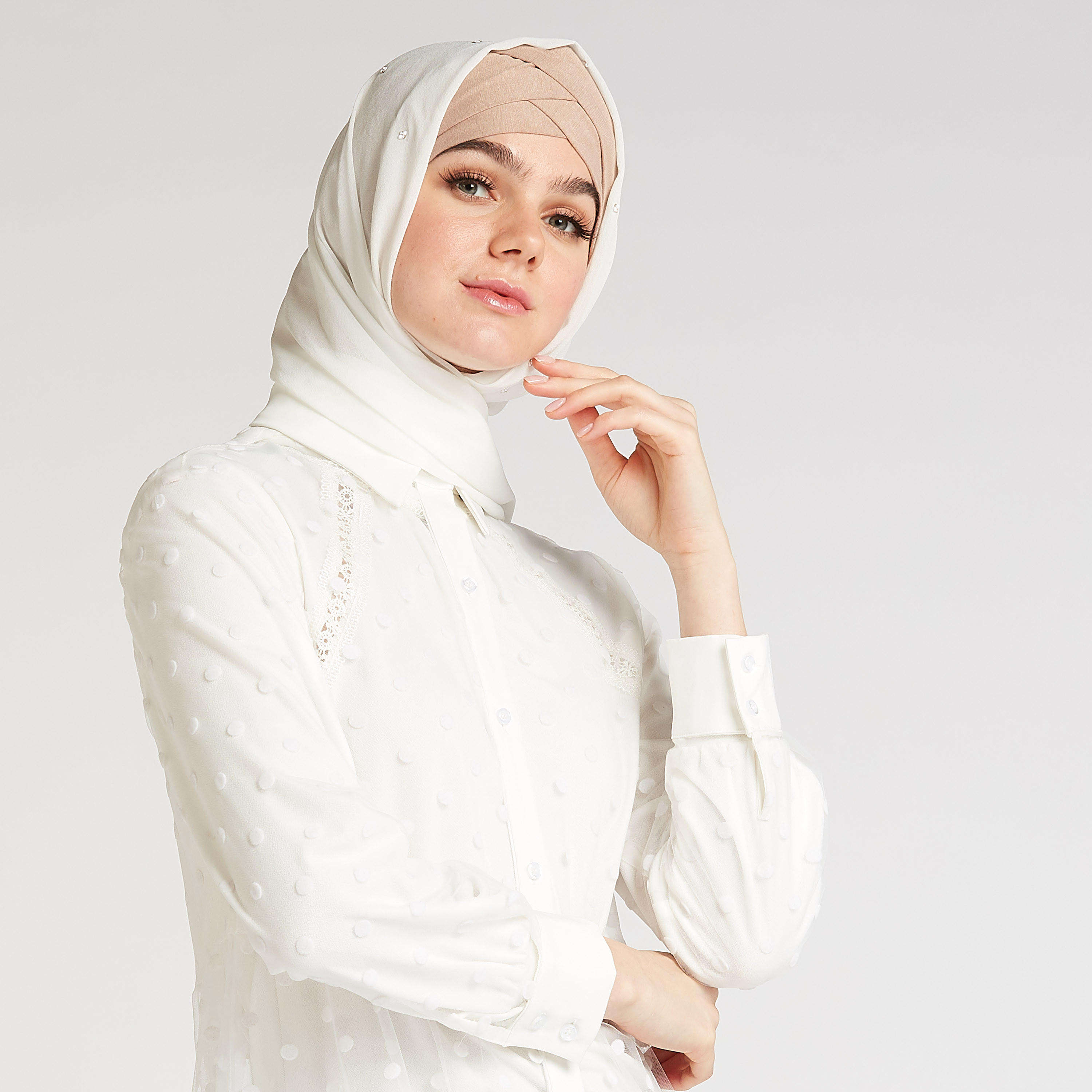 جاكيت سليم طويل منقط بأكمام طويلة وتفاصيل دانتيل-women-winterwear-coatsandjackets-jackets-image-3