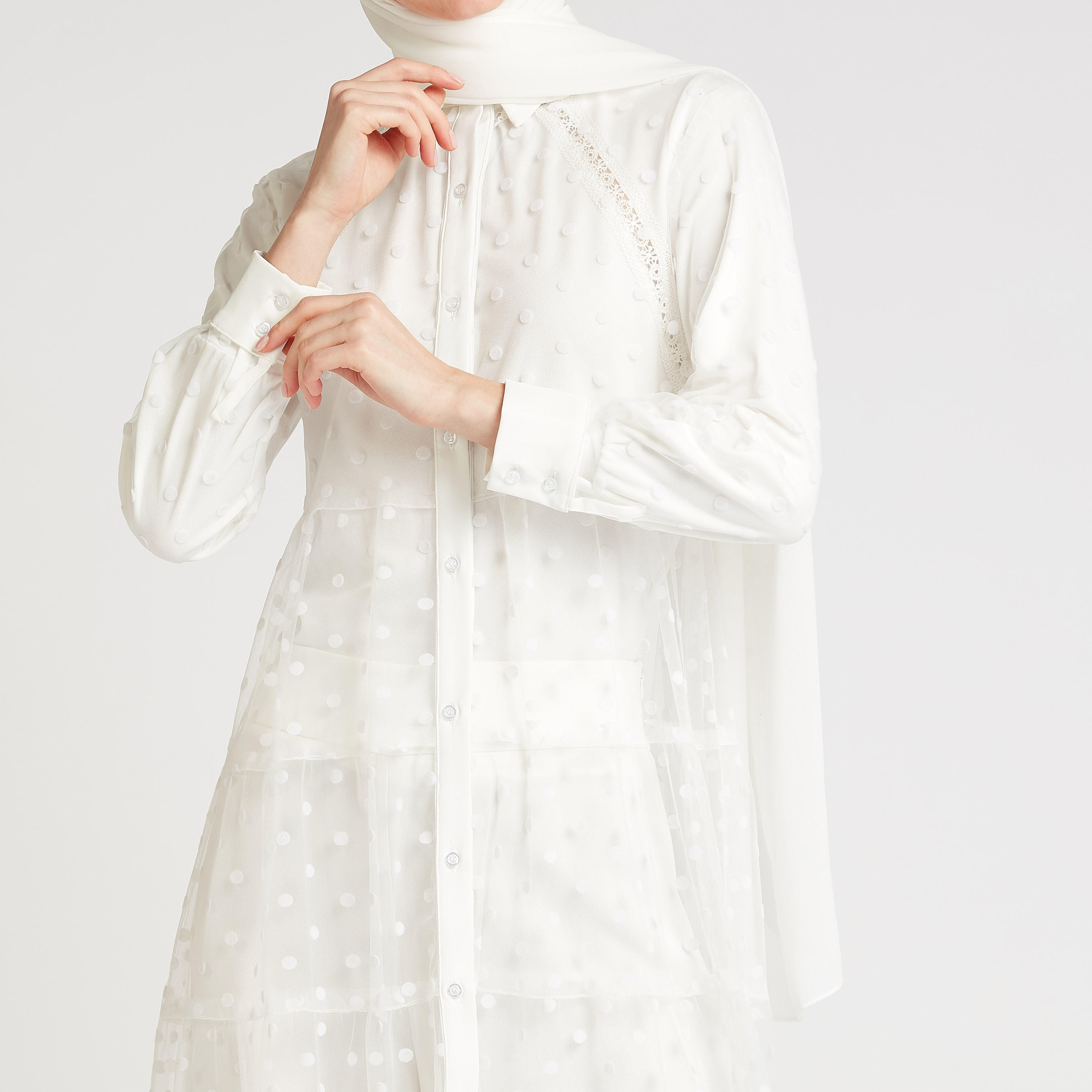 جاكيت سليم طويل منقط بأكمام طويلة وتفاصيل دانتيل-women-winterwear-coatsandjackets-jackets-image-5