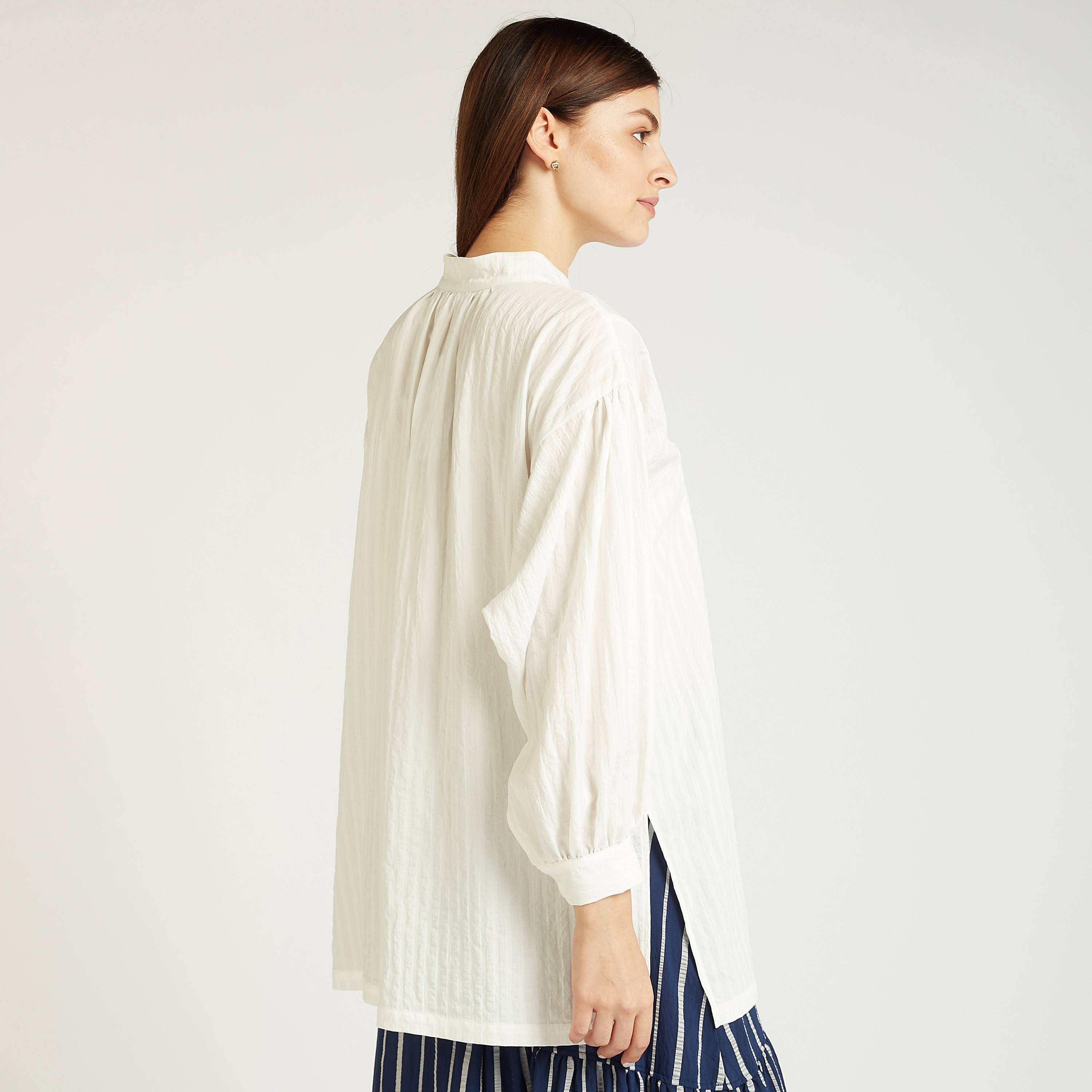 بلوزة بارزة الملمس بياقة ماندارين وأكمام طويلة-women-clothing-shirtsandblouses-blouses-image-1
