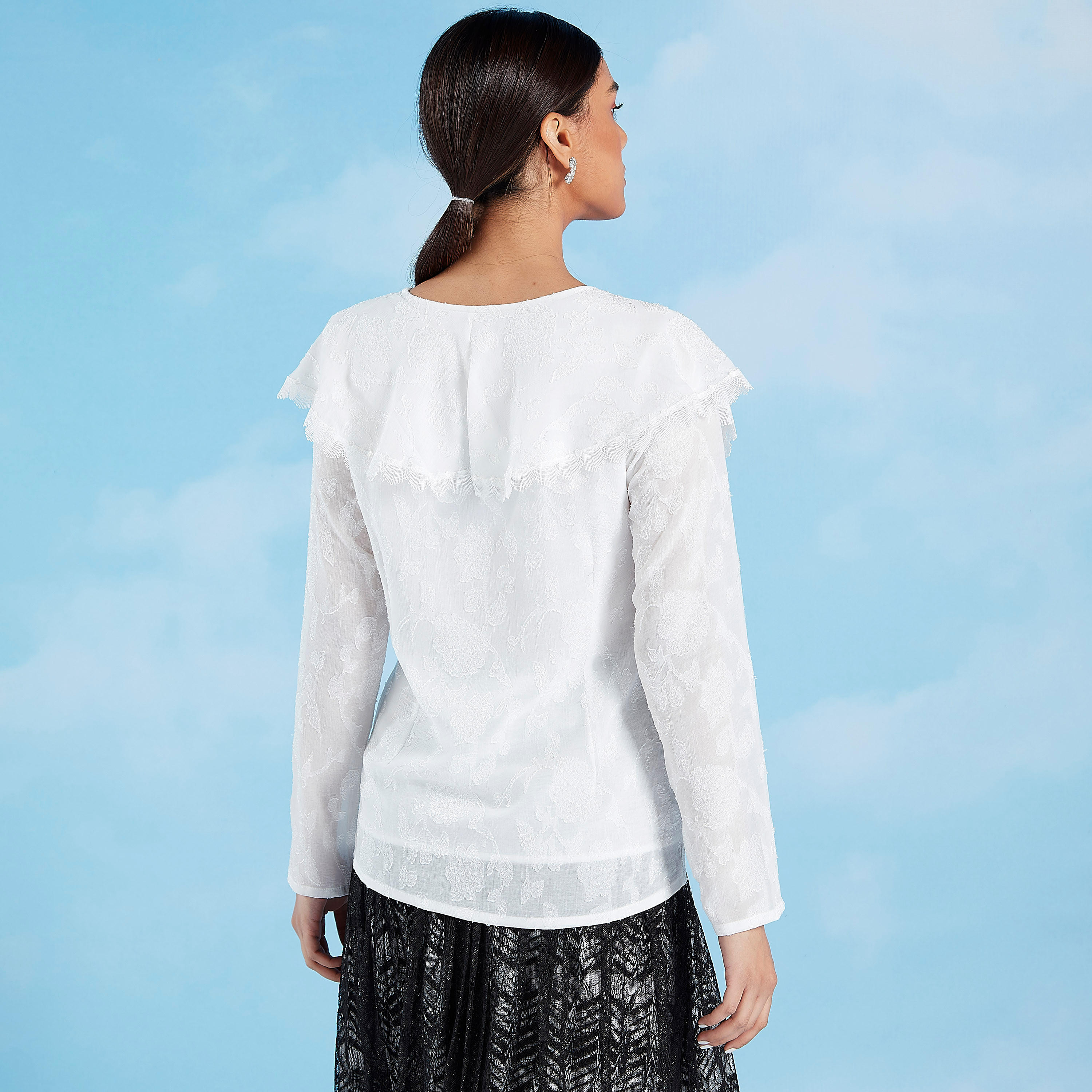 بلوزة بدانتيل بياقة V وأكمام طويلة-women-clothing-shirtsandblouses-blouses-image-4