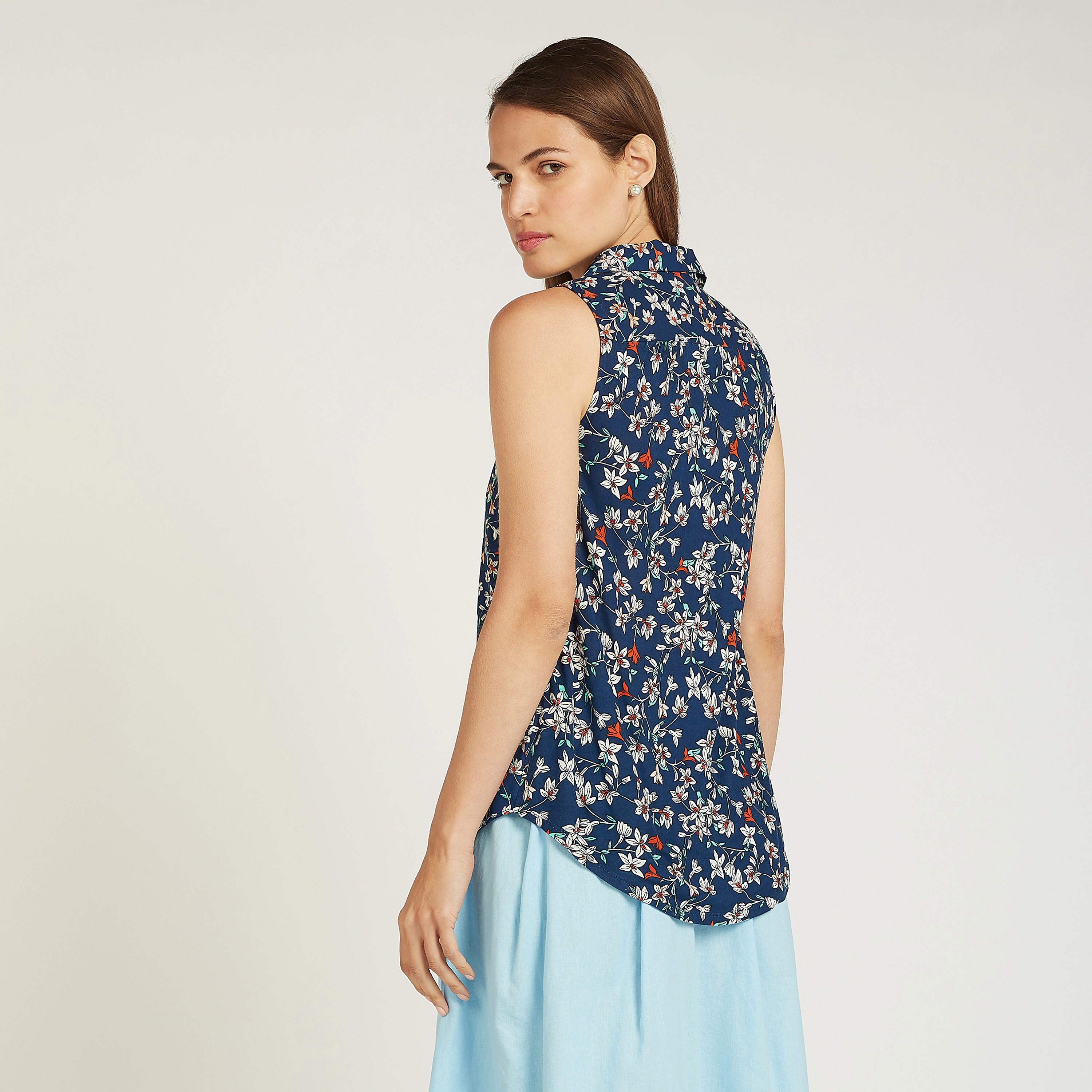 قميص دون أكمام بياقة عادية بطبعات-women-clothing-shirtsandblouses-shirts-image-4