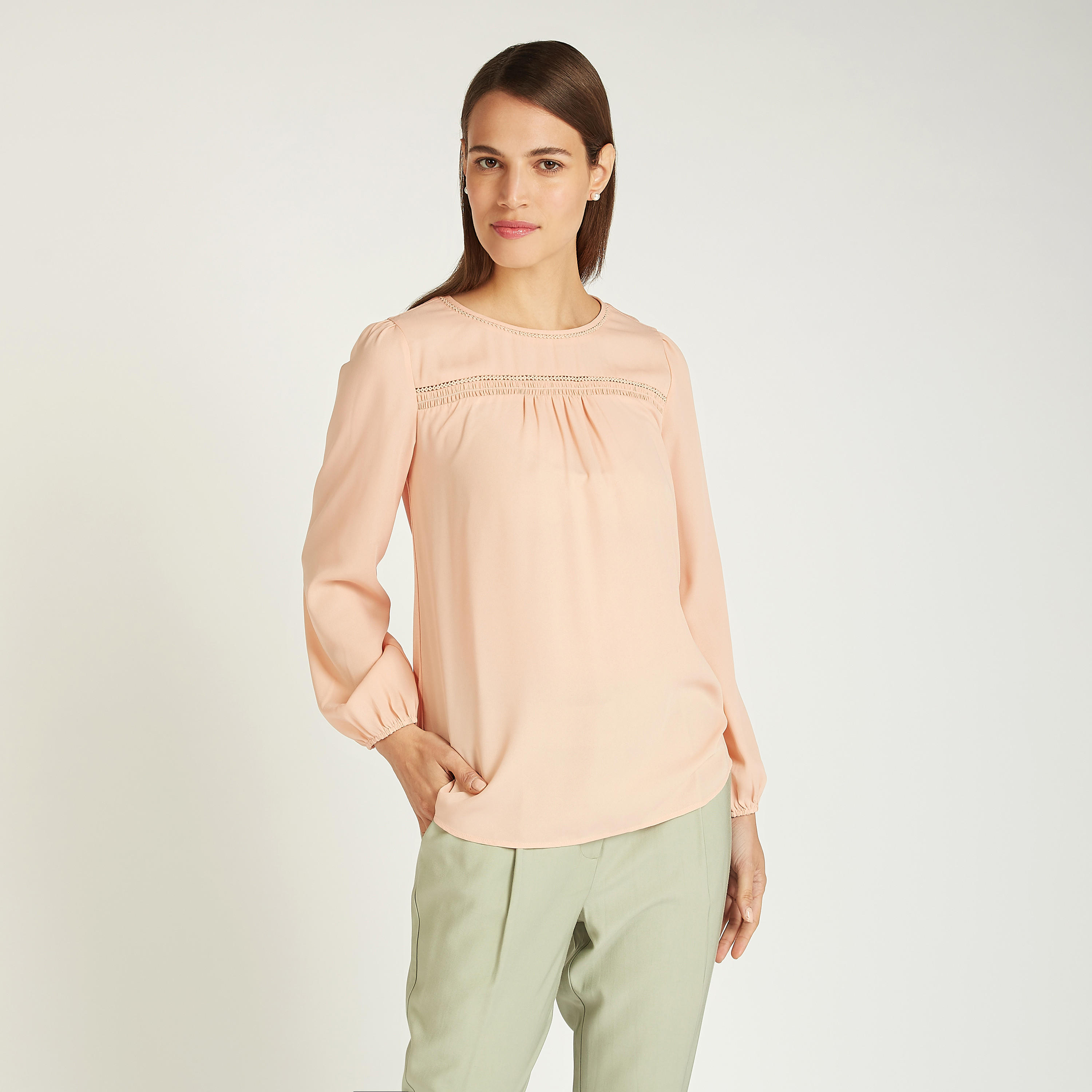 بلوزة مستدامة سادة بياقة مستديرة وأكمام طويلة-women-clothing-shirtsandblouses-blouses-image-4