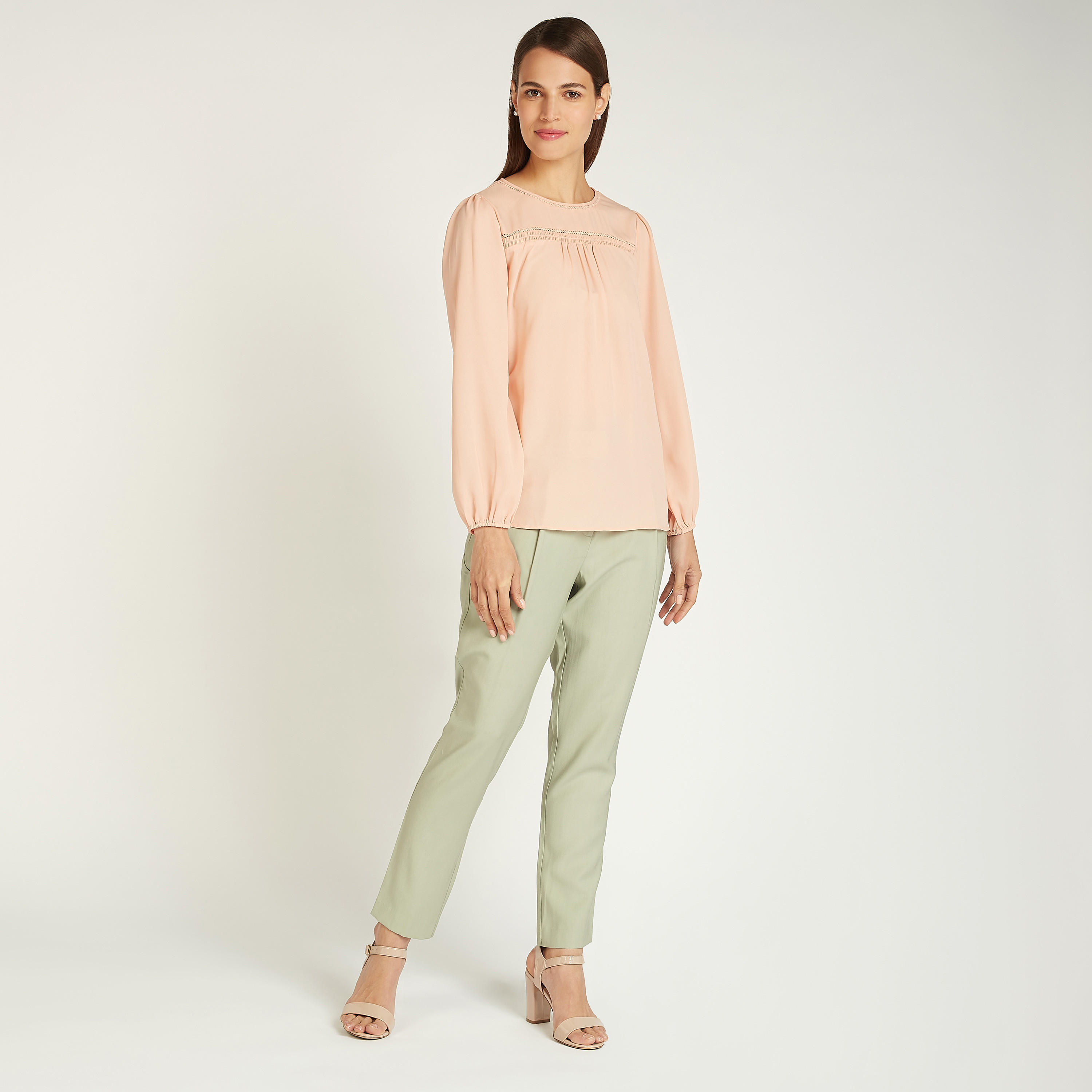 بلوزة مستدامة سادة بياقة مستديرة وأكمام طويلة-women-clothing-shirtsandblouses-blouses-image-3