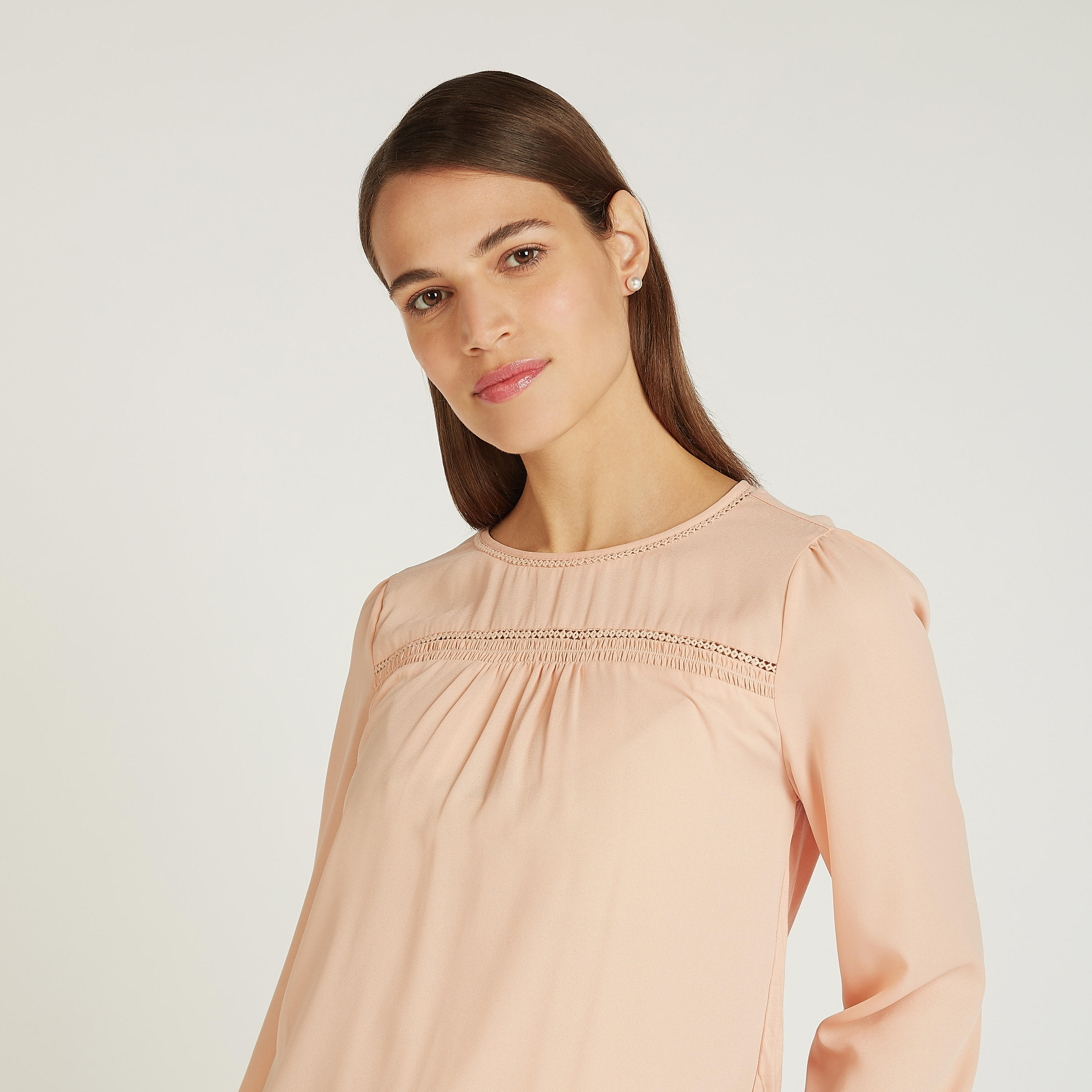 بلوزة مستدامة سادة بياقة مستديرة وأكمام طويلة-women-clothing-shirtsandblouses-blouses-image-2