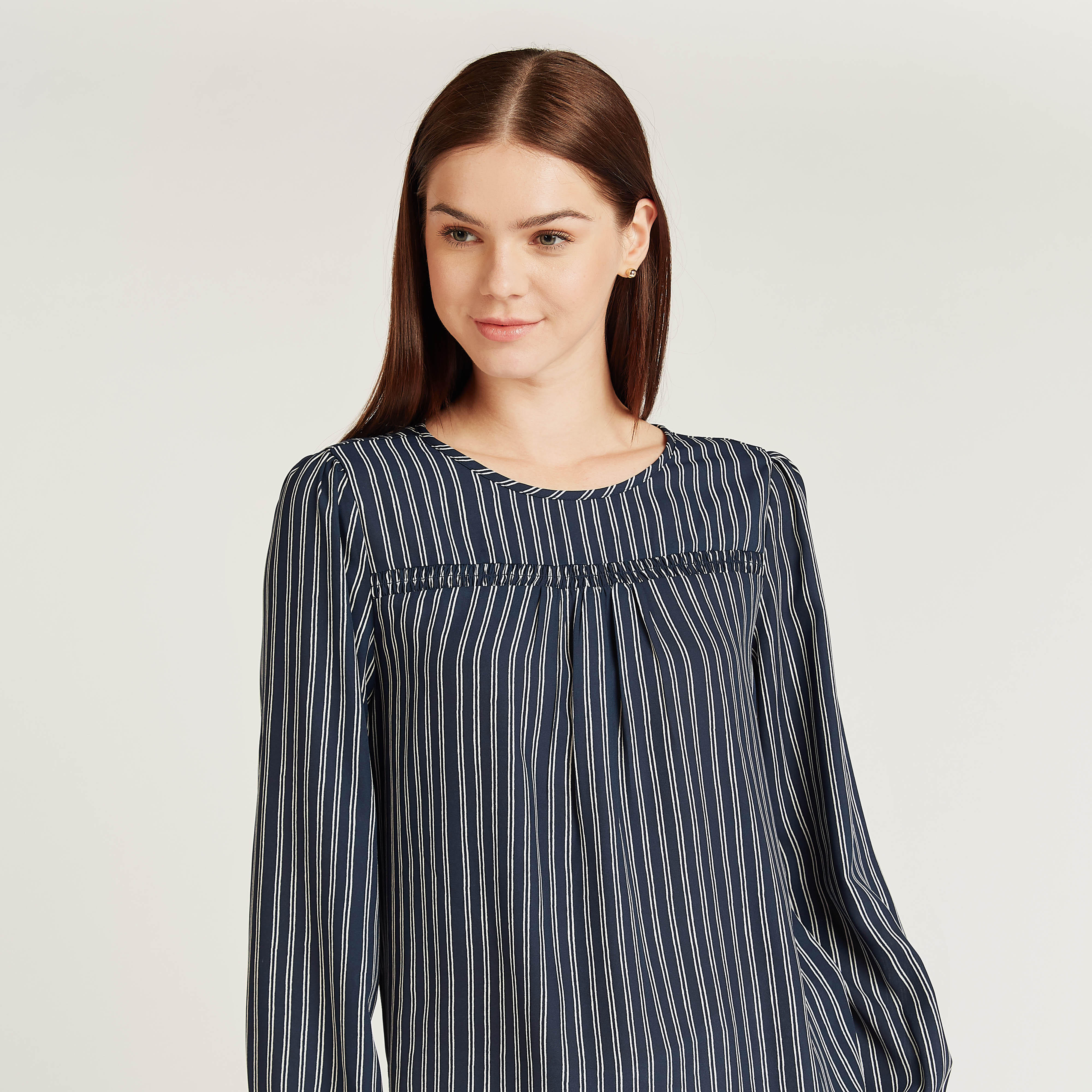 بلوزة مستدامة مقلّمة بياقة مستديرة وأكمام طويلة-women-clothing-shirtsandblouses-blouses-image-3
