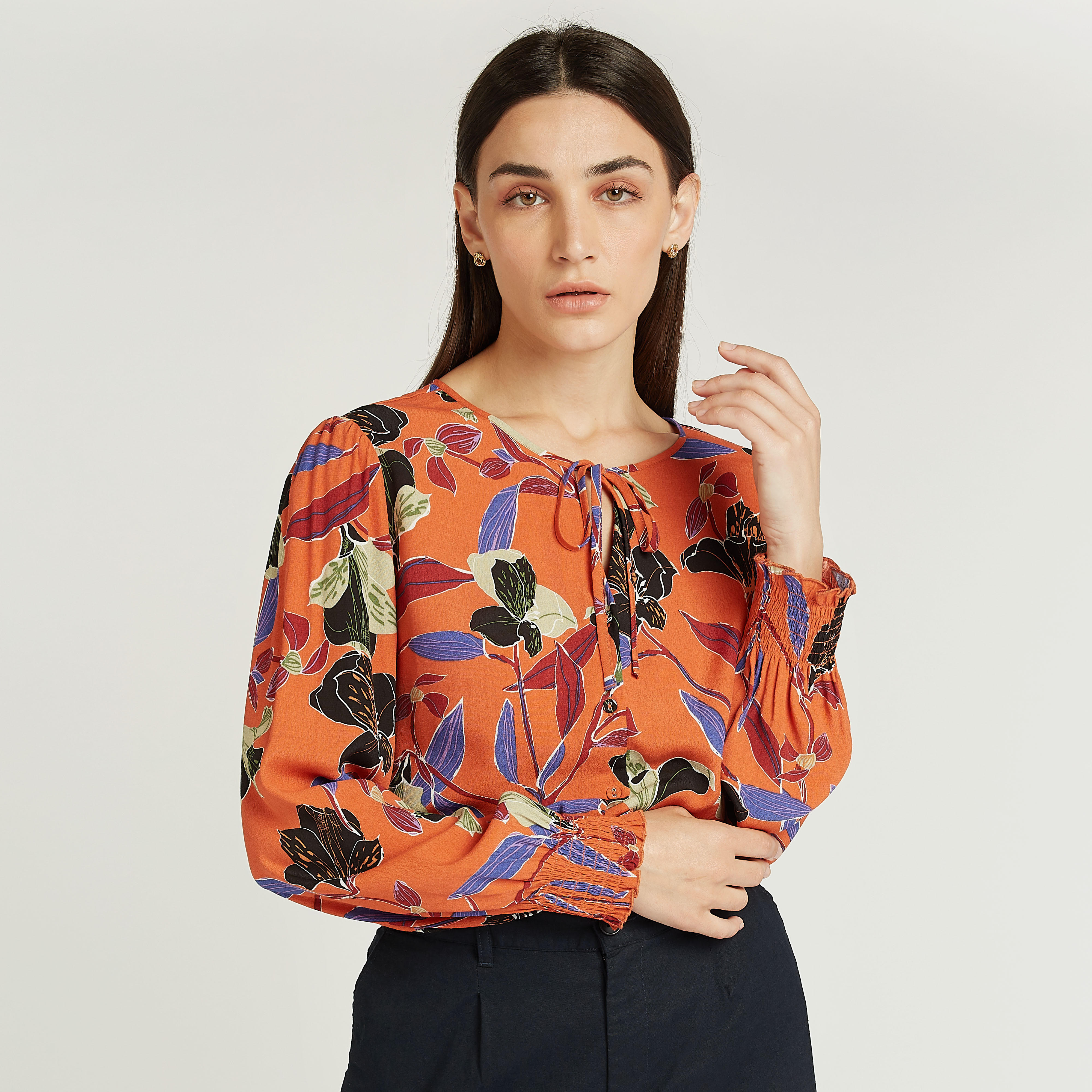 بلوزة بأكمام طويلة وأربطة وطبعات-women-clothing-shirtsandblouses-blouses-image-1