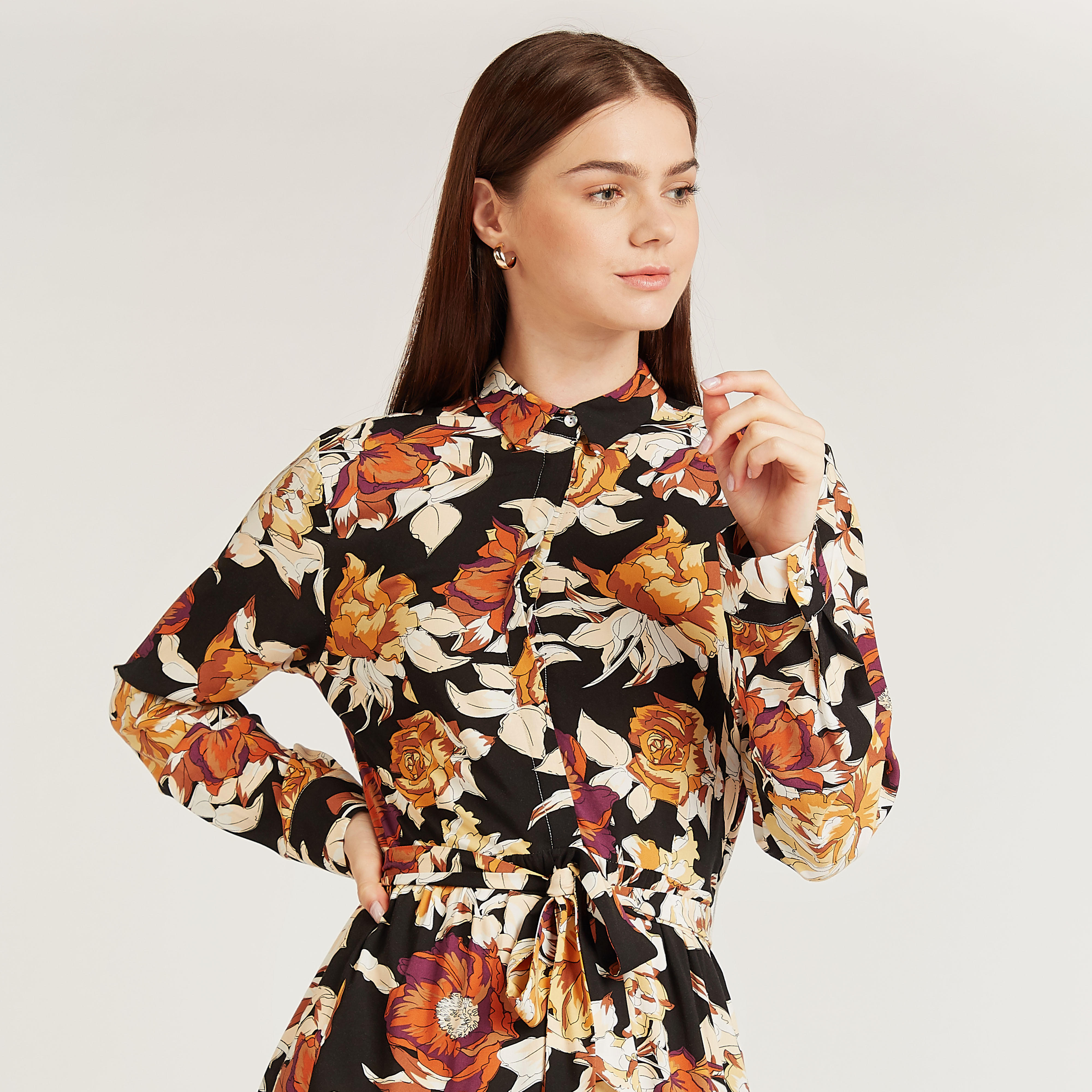 فستان شيفت ميدي بأربطة وفتحة جانبية وطبعات زهرية-women-clothing-dresses-image-1