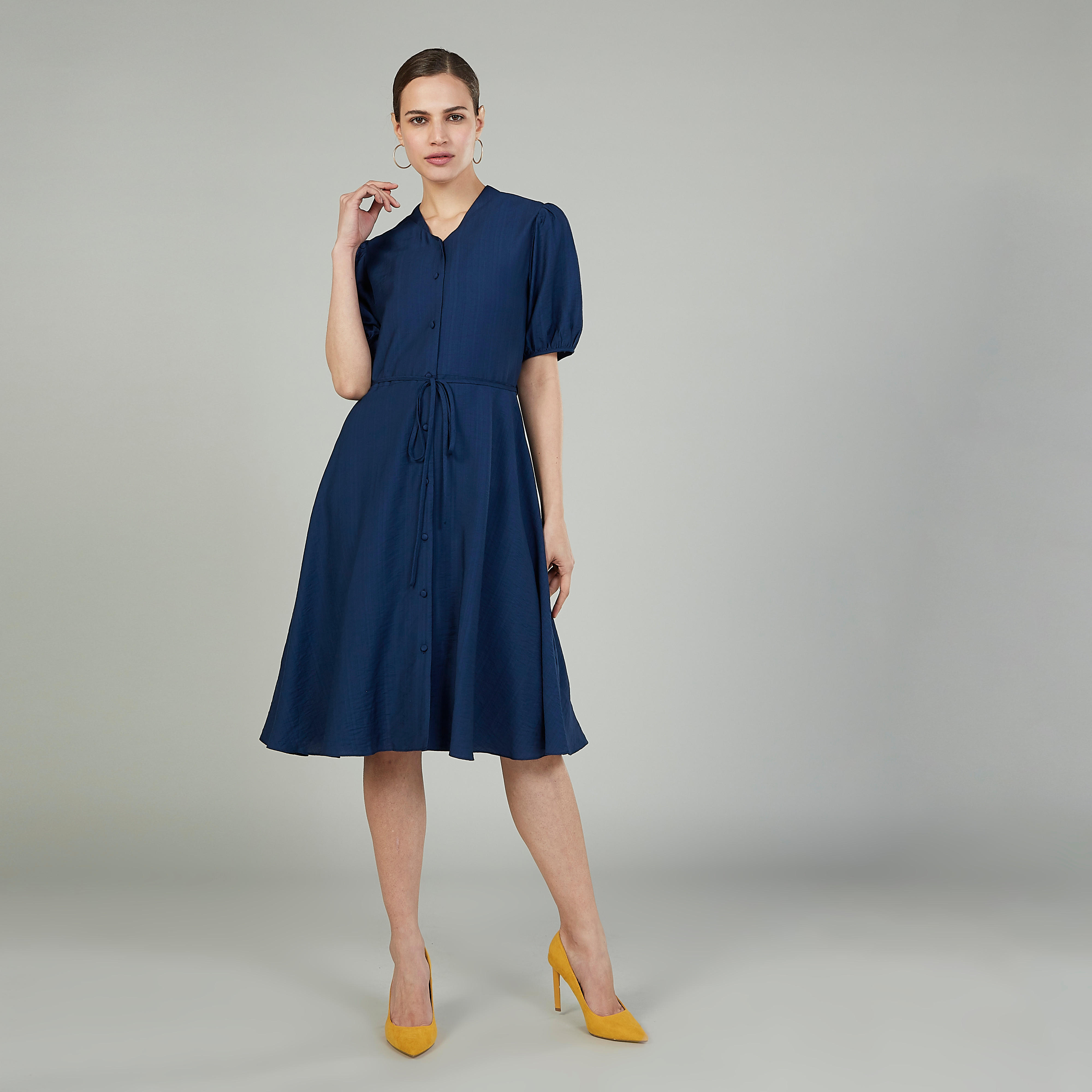 قميص فستان سادة بأكمام قصيرة وأربطة-women-clothing-dresses-image-2