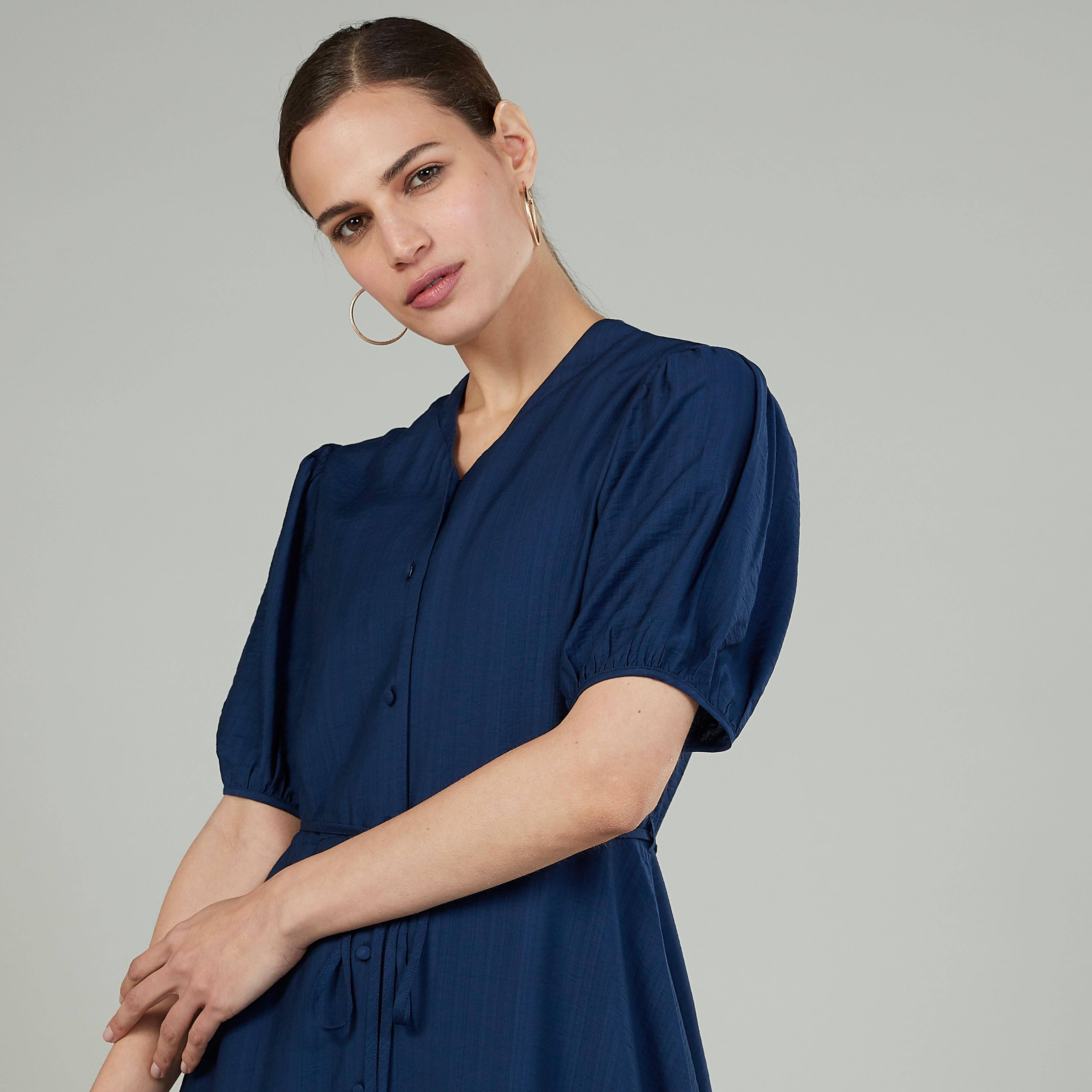 قميص فستان سادة بأكمام قصيرة وأربطة-women-clothing-dresses-image-3