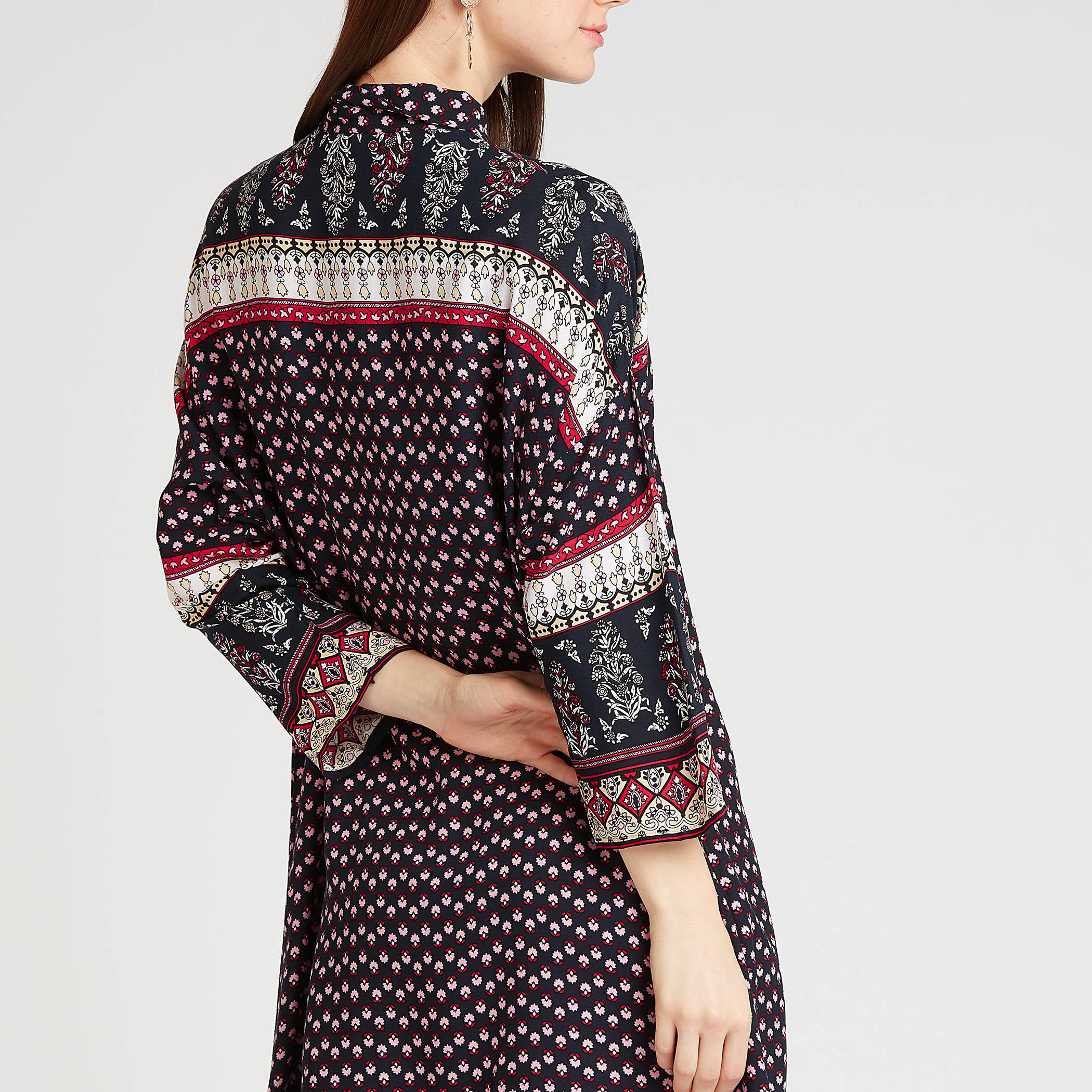 فستان قميص ميدي بأكمام 3/4 وياقة واسعة وطبعات-women-clothing-dresses-image-4