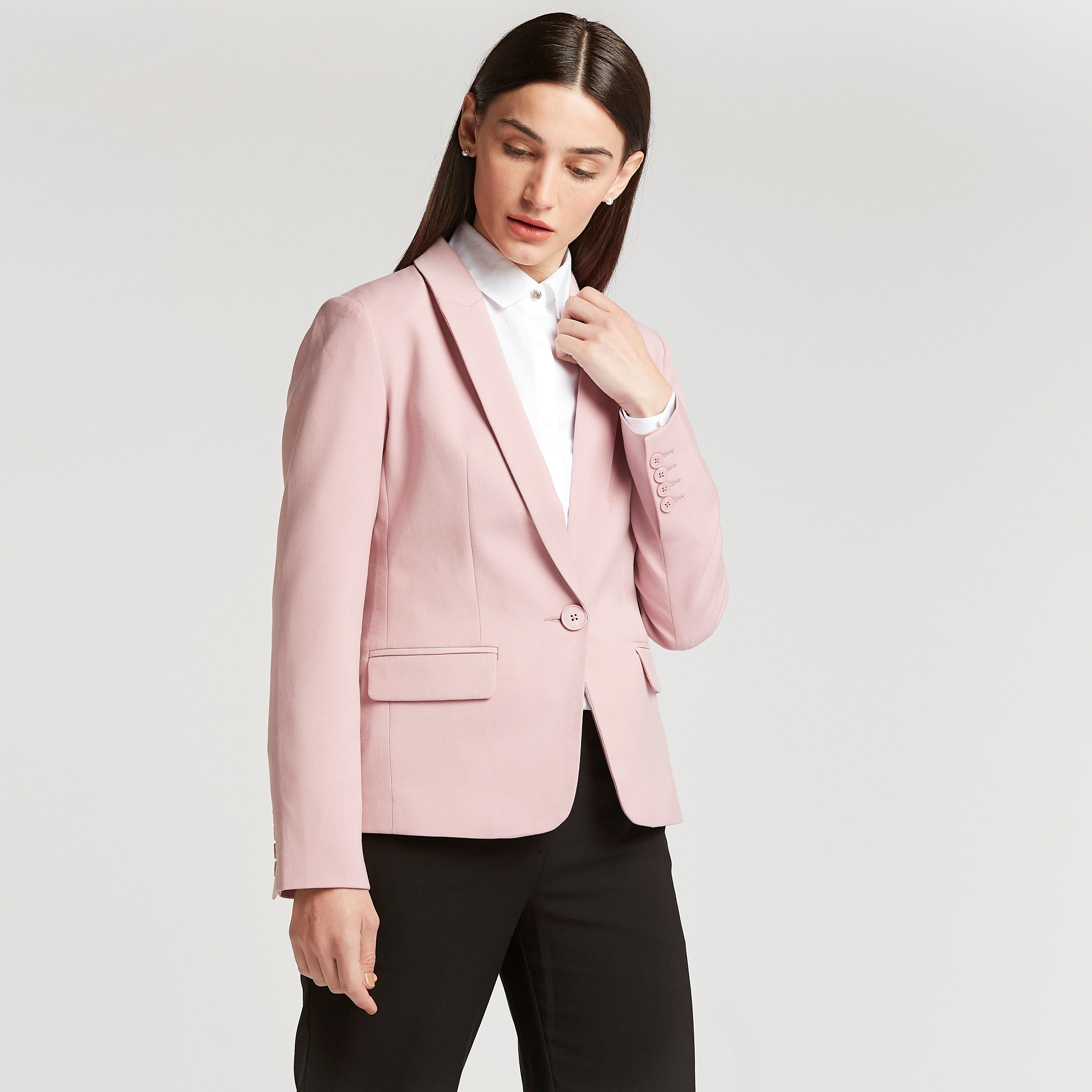 جاكيت بليزر سادة بياقة مطوية وأكمام طويلة-women-clothing-coatsandjackets-blazers-image-1
