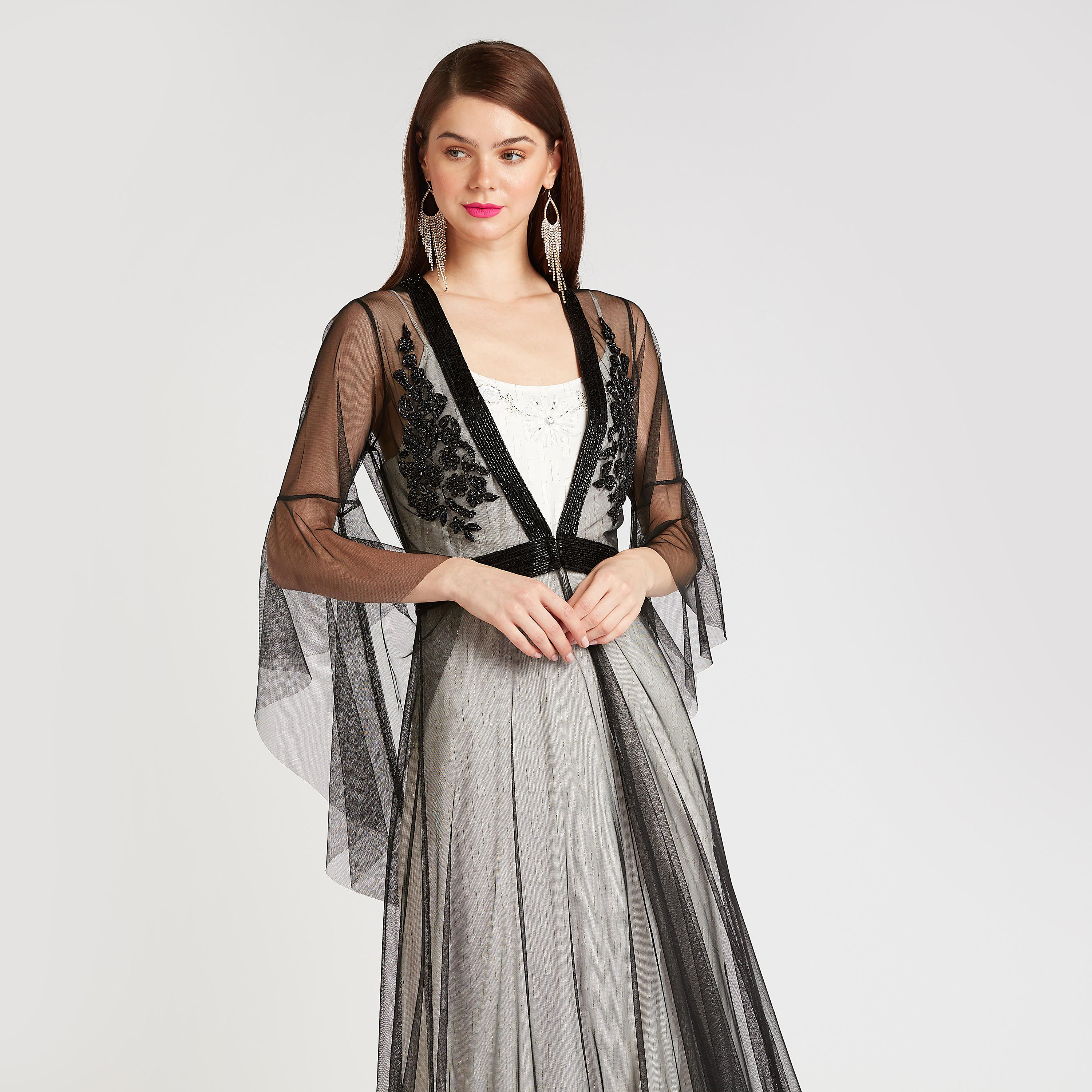 جاكيت طويل مزيّن بأكمام واسعة-women-winterwear-coatsandjackets-jackets-image-2