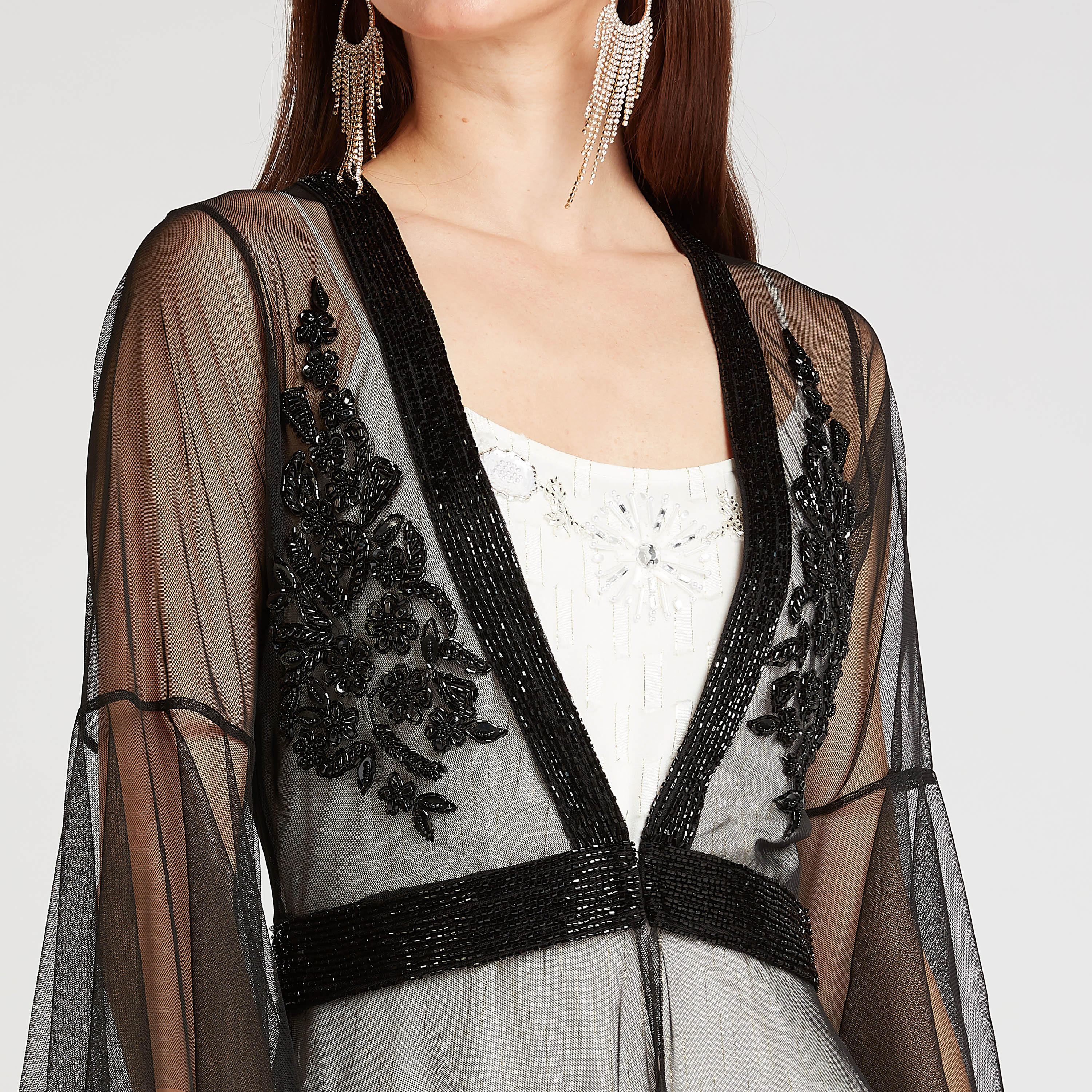 جاكيت طويل مزيّن بأكمام واسعة-women-winterwear-coatsandjackets-jackets-image-3