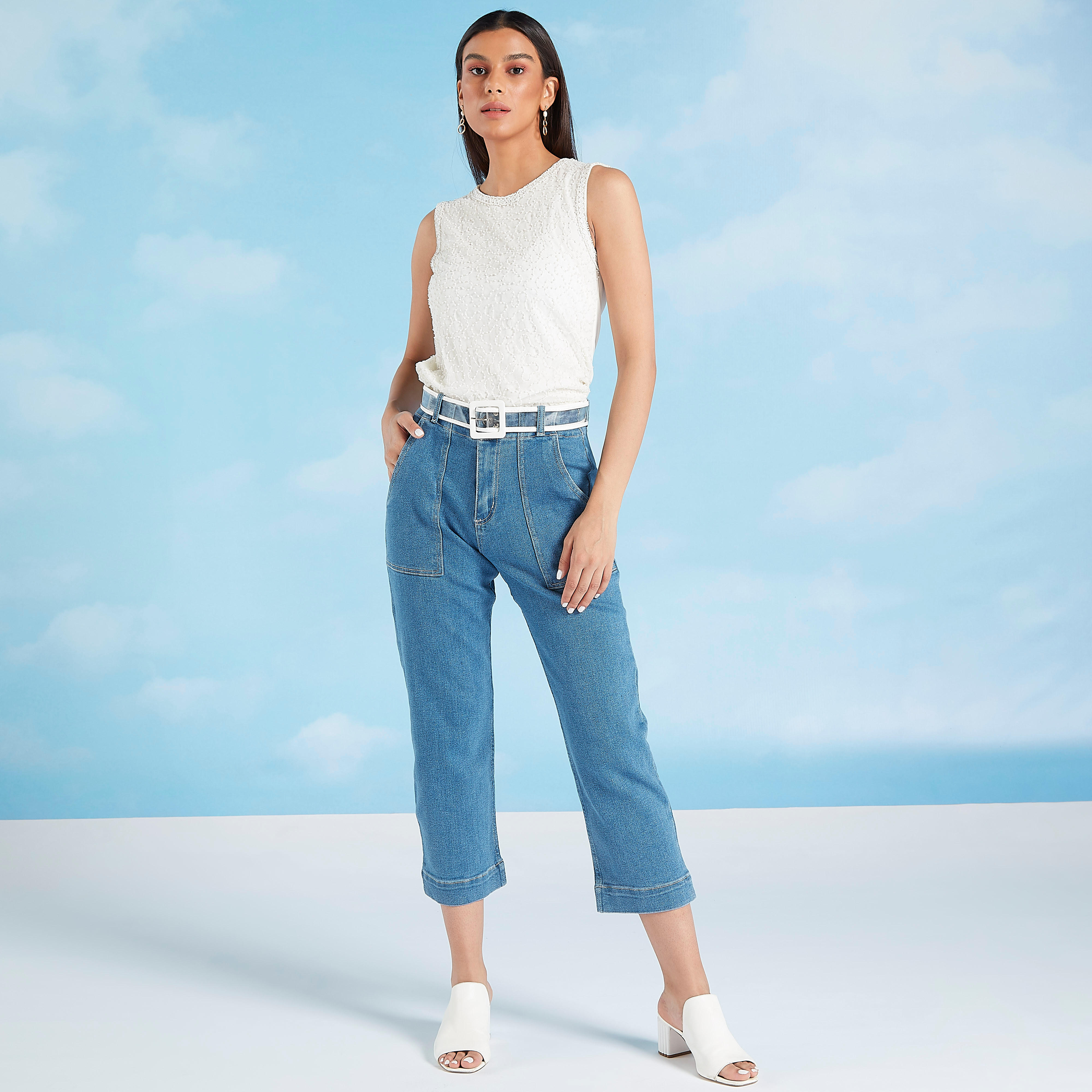 بلوزة مزينة دون أكمام بياقة ضيقة-women-clothing-shirtsandblouses-blouses-image-3