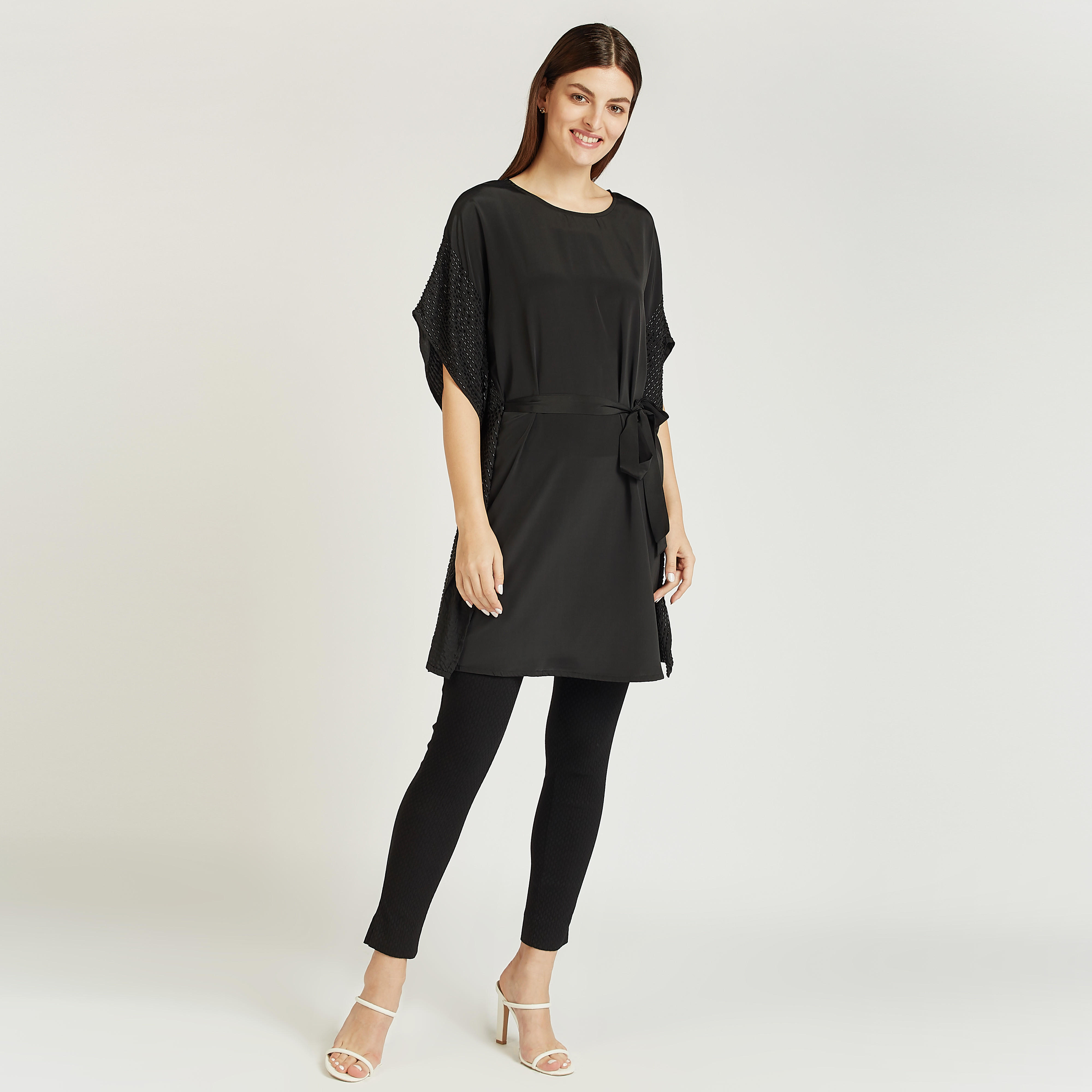 تونيك مُطرّز بياقة مستديرة وأربطة-women-clothing-shirtsandblouses-blouses-image-2