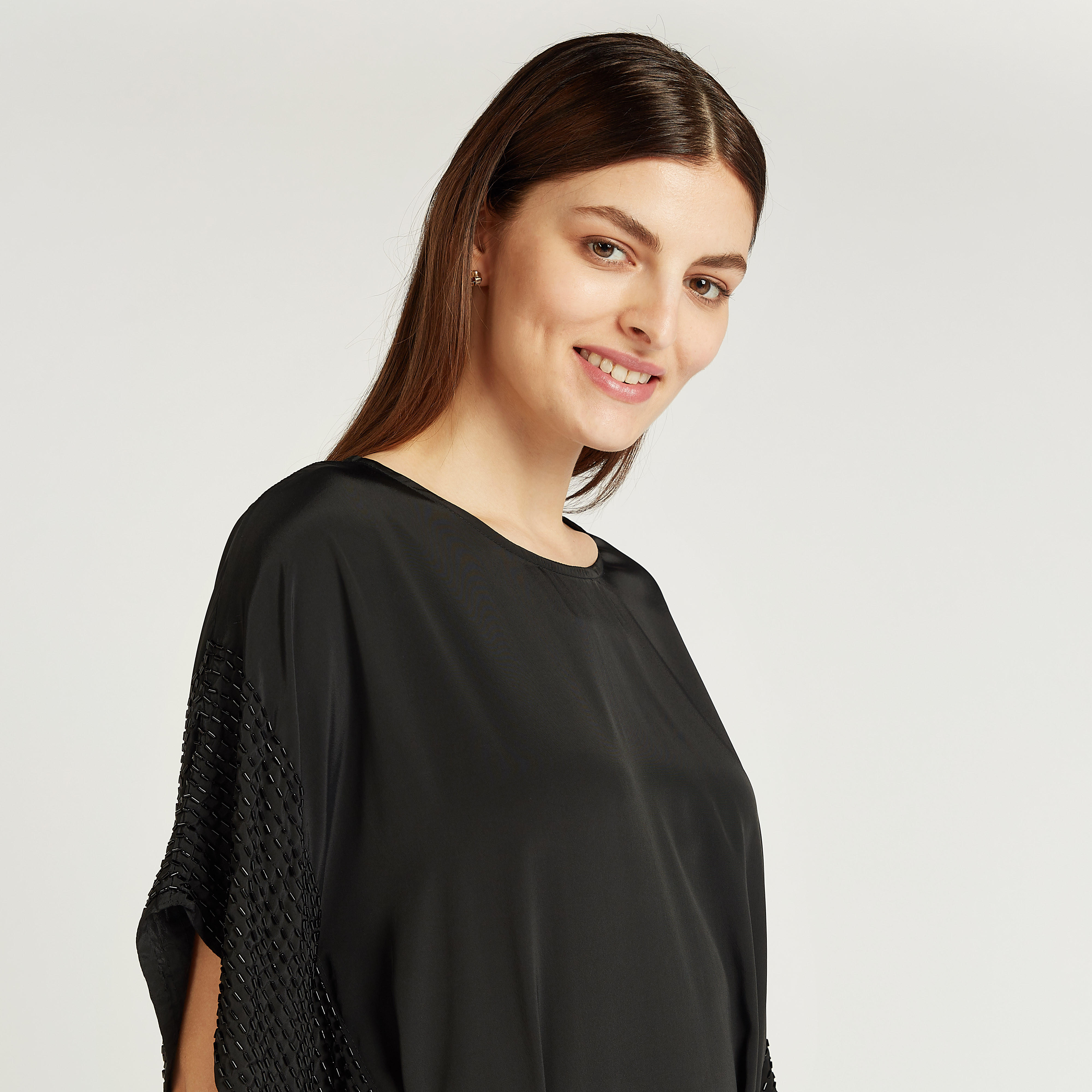 تونيك مُطرّز بياقة مستديرة وأربطة-women-clothing-shirtsandblouses-blouses-image-3