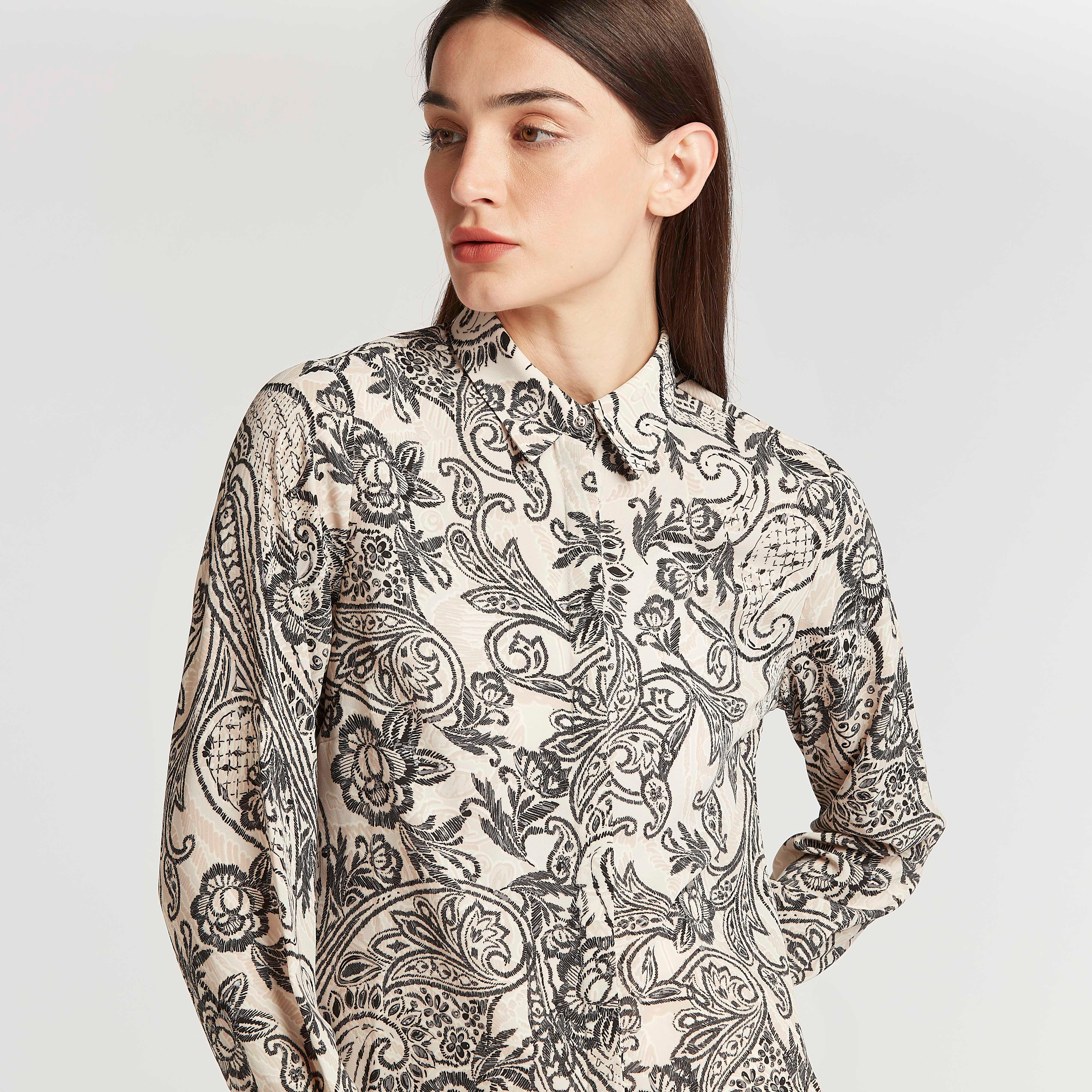 قميص بأكمام طويلة وأزرار غير مرئية وطبعات بيزلي-women-clothing-shirtsandblouses-shirts-image-4