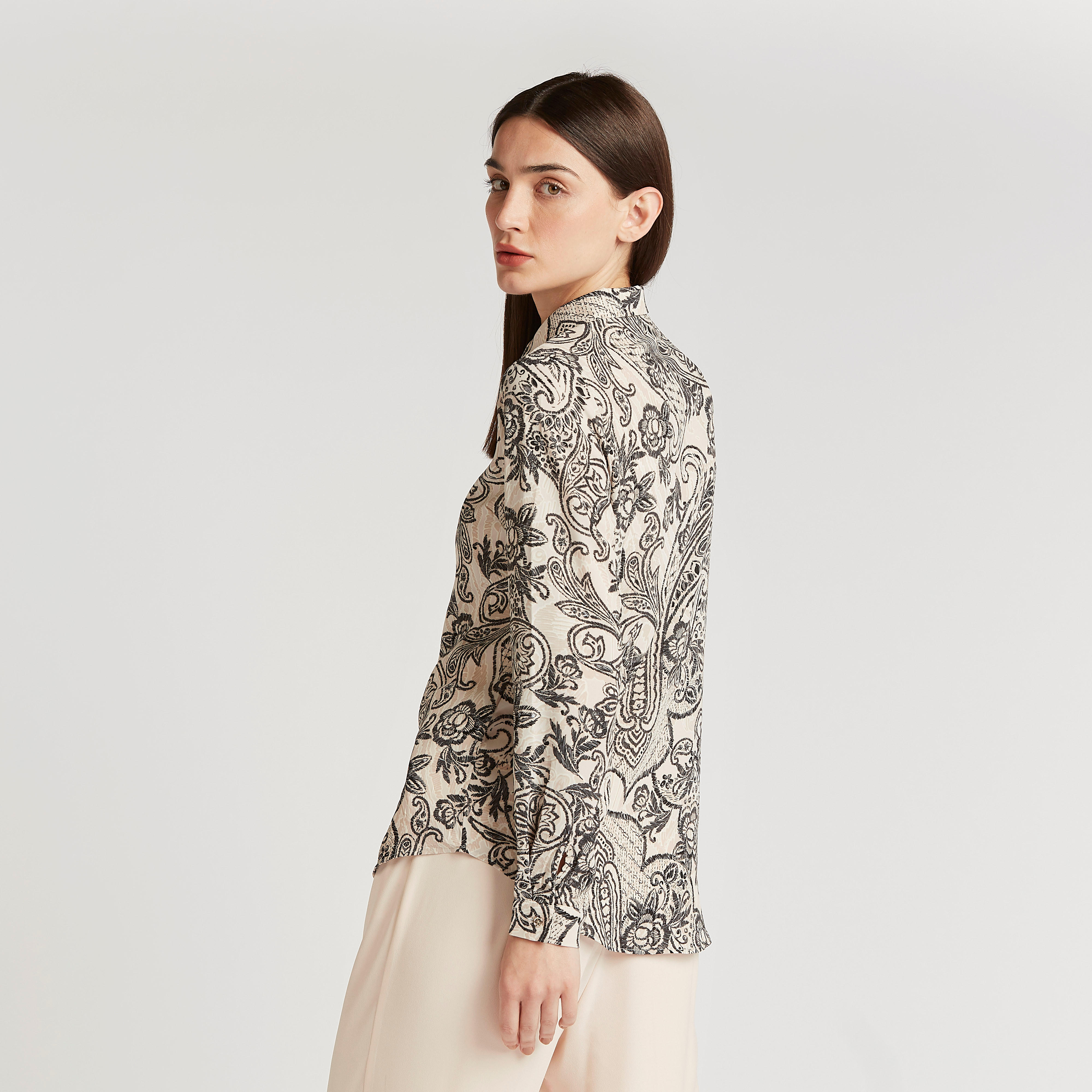 قميص بأكمام طويلة وأزرار غير مرئية وطبعات بيزلي-women-clothing-shirtsandblouses-shirts-image-5