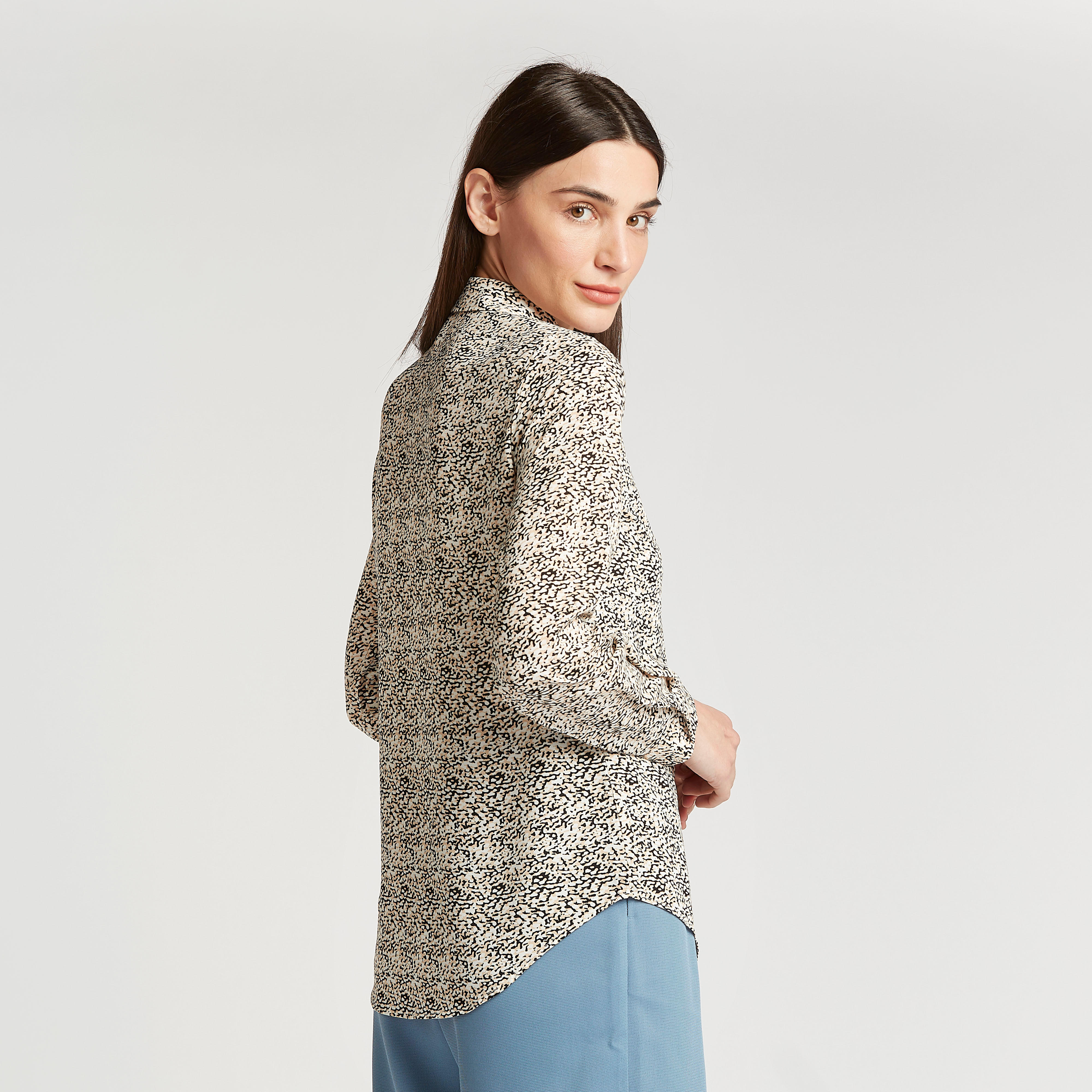 قميص بطبعات بأكمام طويلة ووصلة أزرار مخفية-women-clothing-shirtsandblouses-shirts-image-2