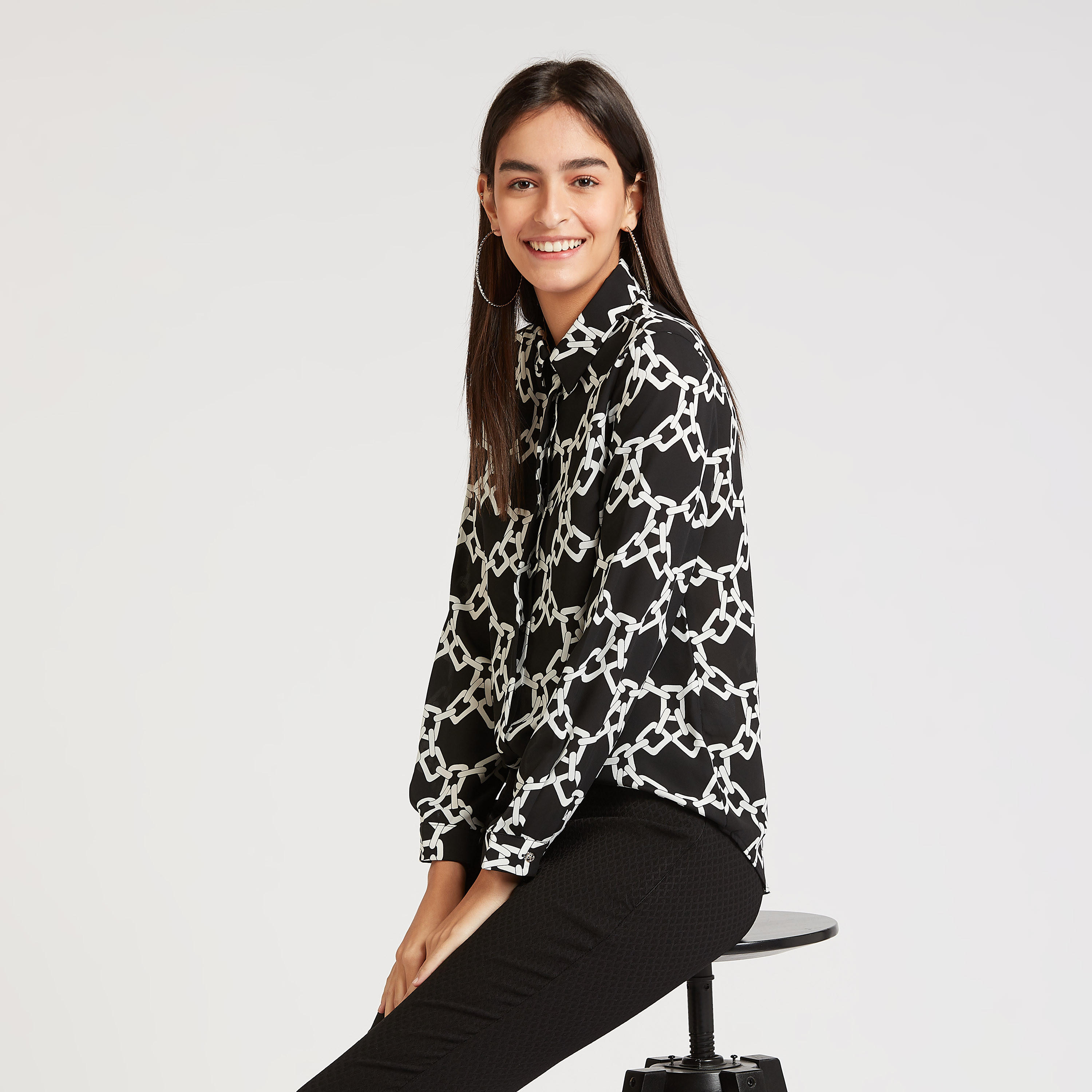 بلوزة بياقة عادية وطبعات وأكمام طويلة-women-clothing-shirtsandblouses-blouses-image-3