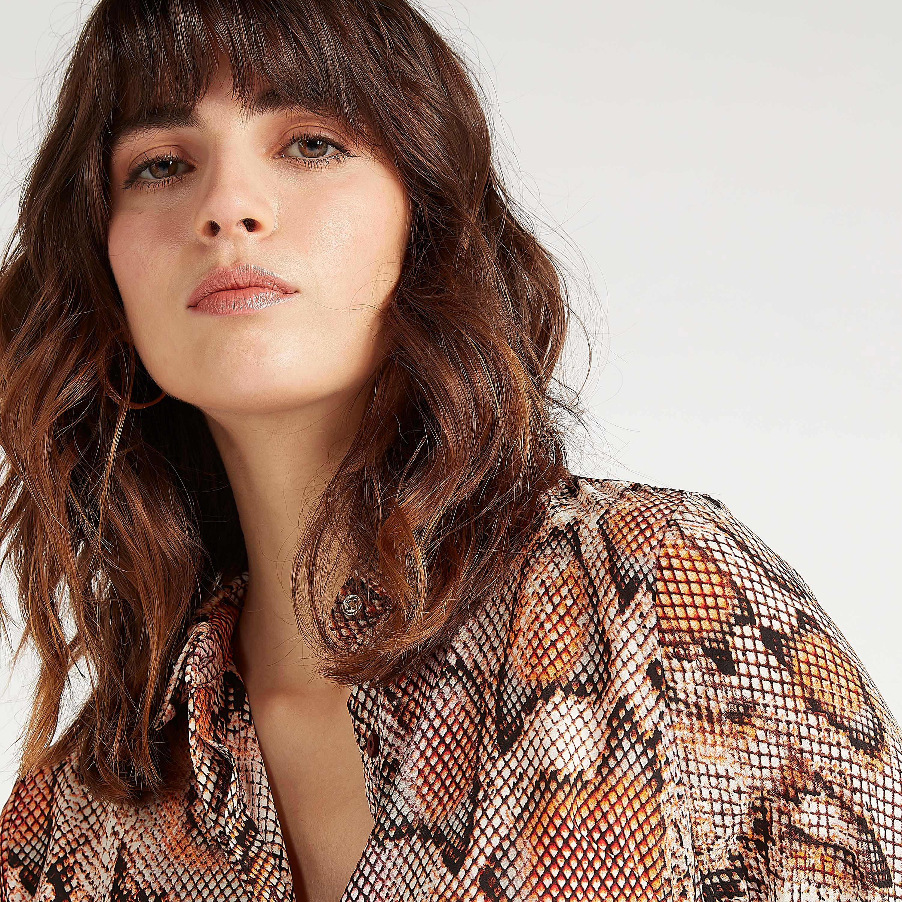 قميص بياقة عادية وطبعات حيوان وأكمام طويلة-women-clothing-shirtsandblouses-shirts-image-3