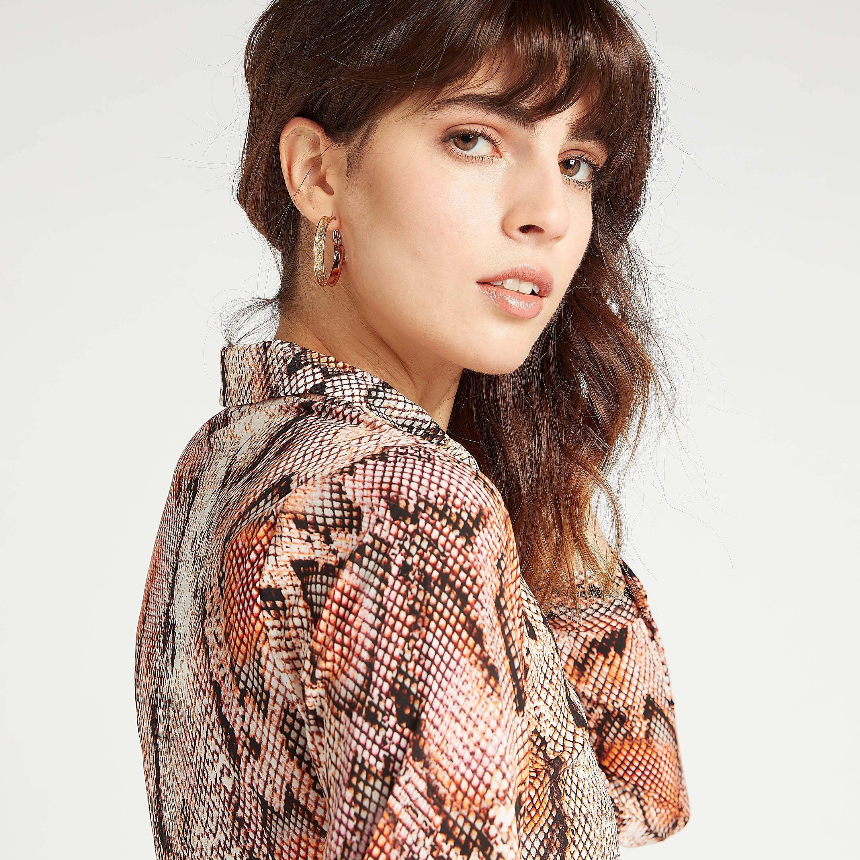 قميص بياقة عادية وطبعات حيوان وأكمام طويلة-women-clothing-shirtsandblouses-shirts-image-6