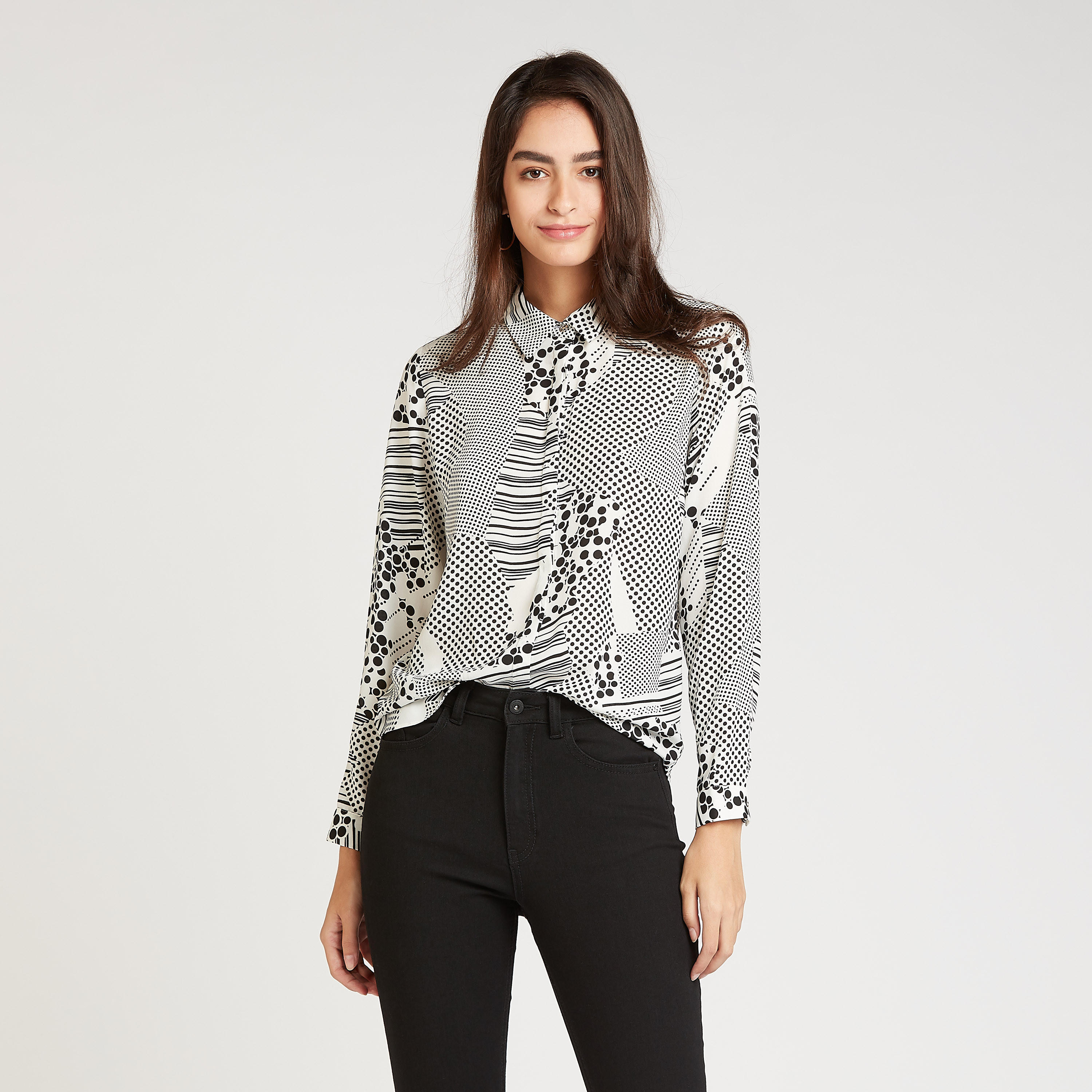 بلوزة بياقة عاديّة وأكمام طويلة وطبعات-women-clothing-shirtsandblouses-blouses-image-4
