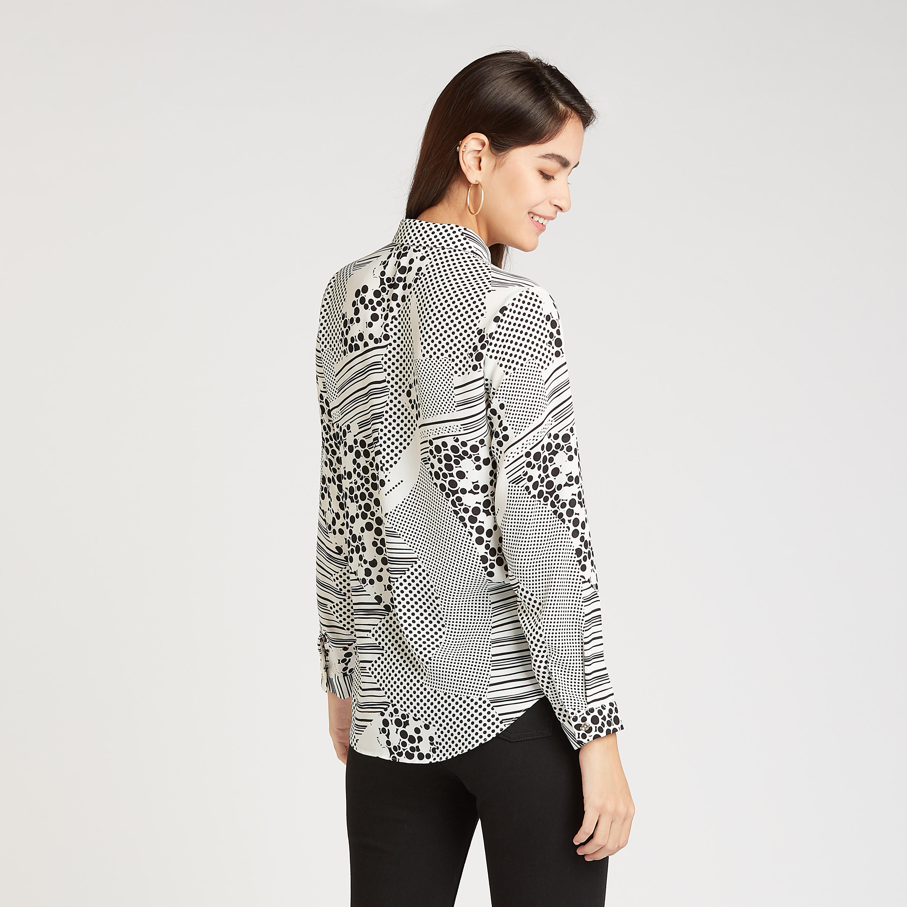 بلوزة بياقة عاديّة وأكمام طويلة وطبعات-women-clothing-shirtsandblouses-blouses-image-1
