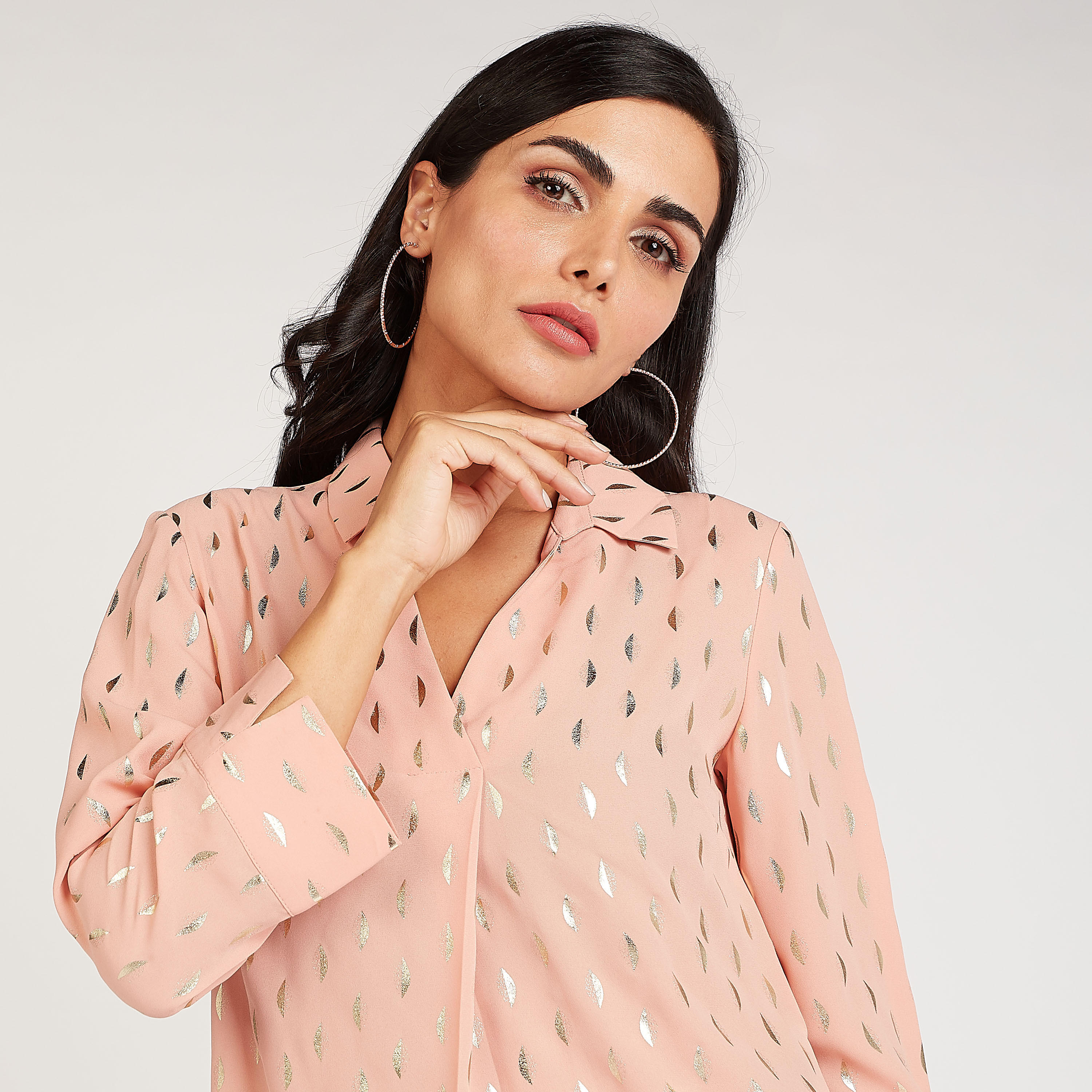 قميص مستدام بطبعات وياقة v وأكمام طويلة-women-clothing-shirtsandblouses-shirts-image-3