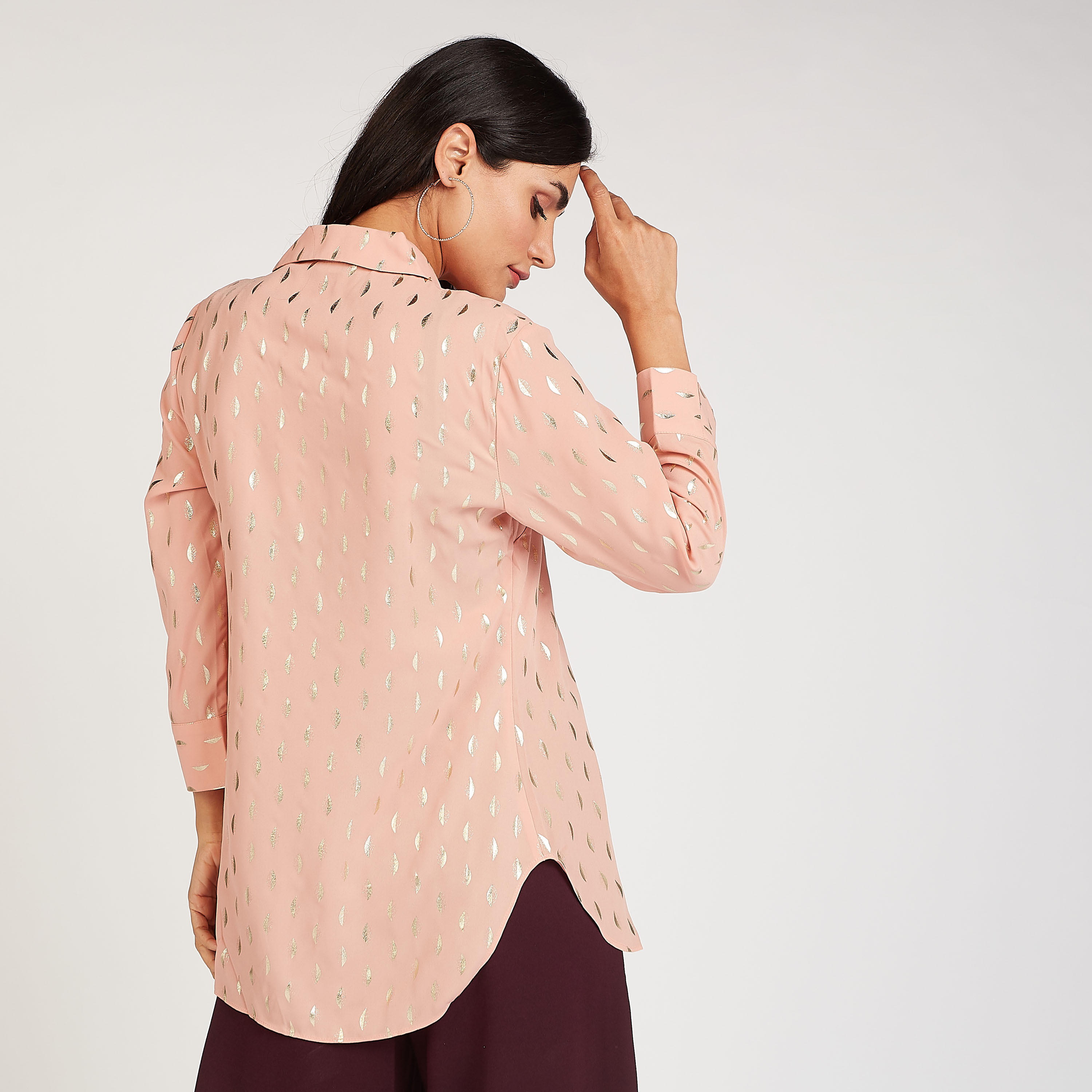 قميص مستدام بطبعات وياقة v وأكمام طويلة-women-clothing-shirtsandblouses-shirts-image-4