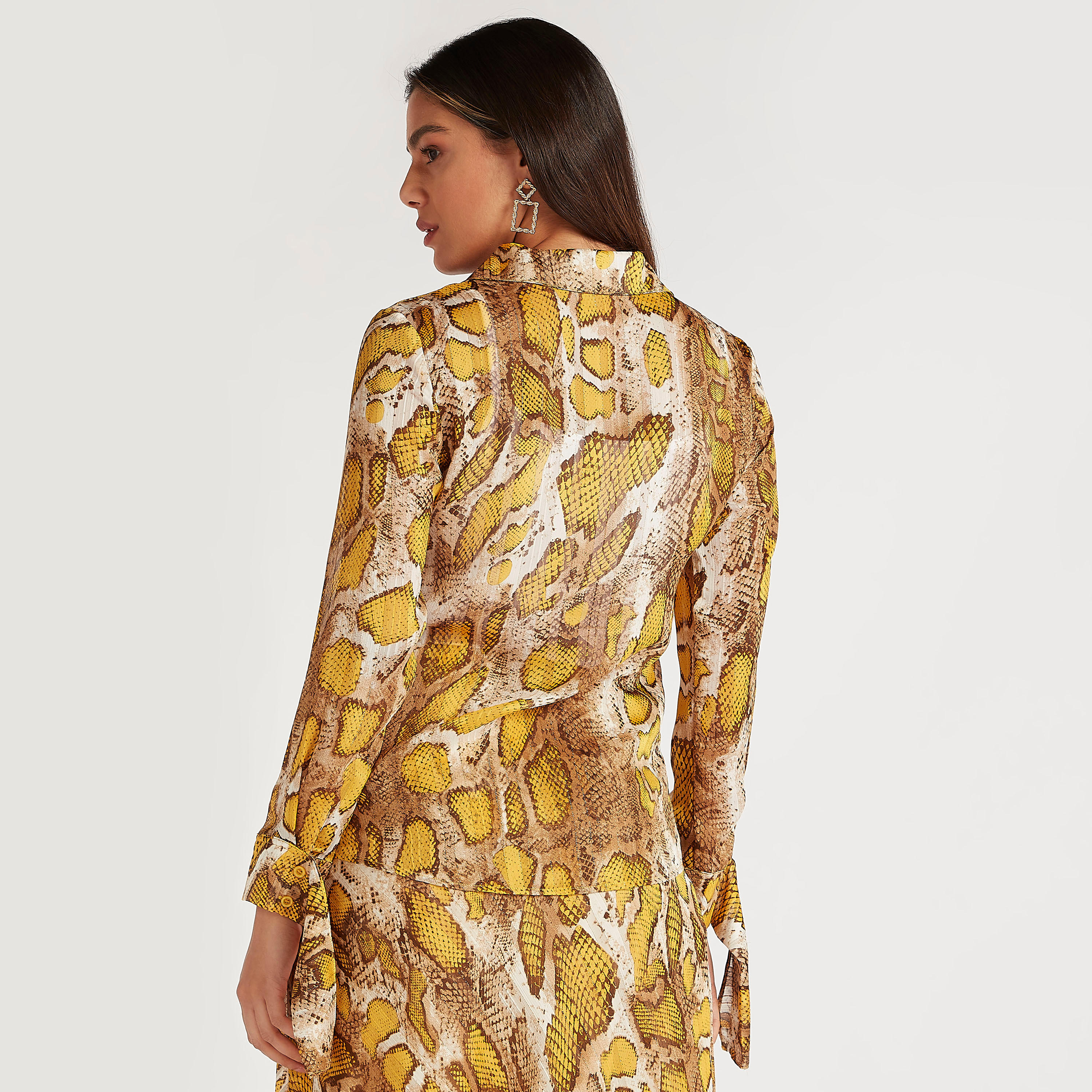 فستان بقصّة عادية وياقة عادية وأكمام طويلة وطبعات حيوانات-women-clothing-shirtsandblouses-blouses-image-4
