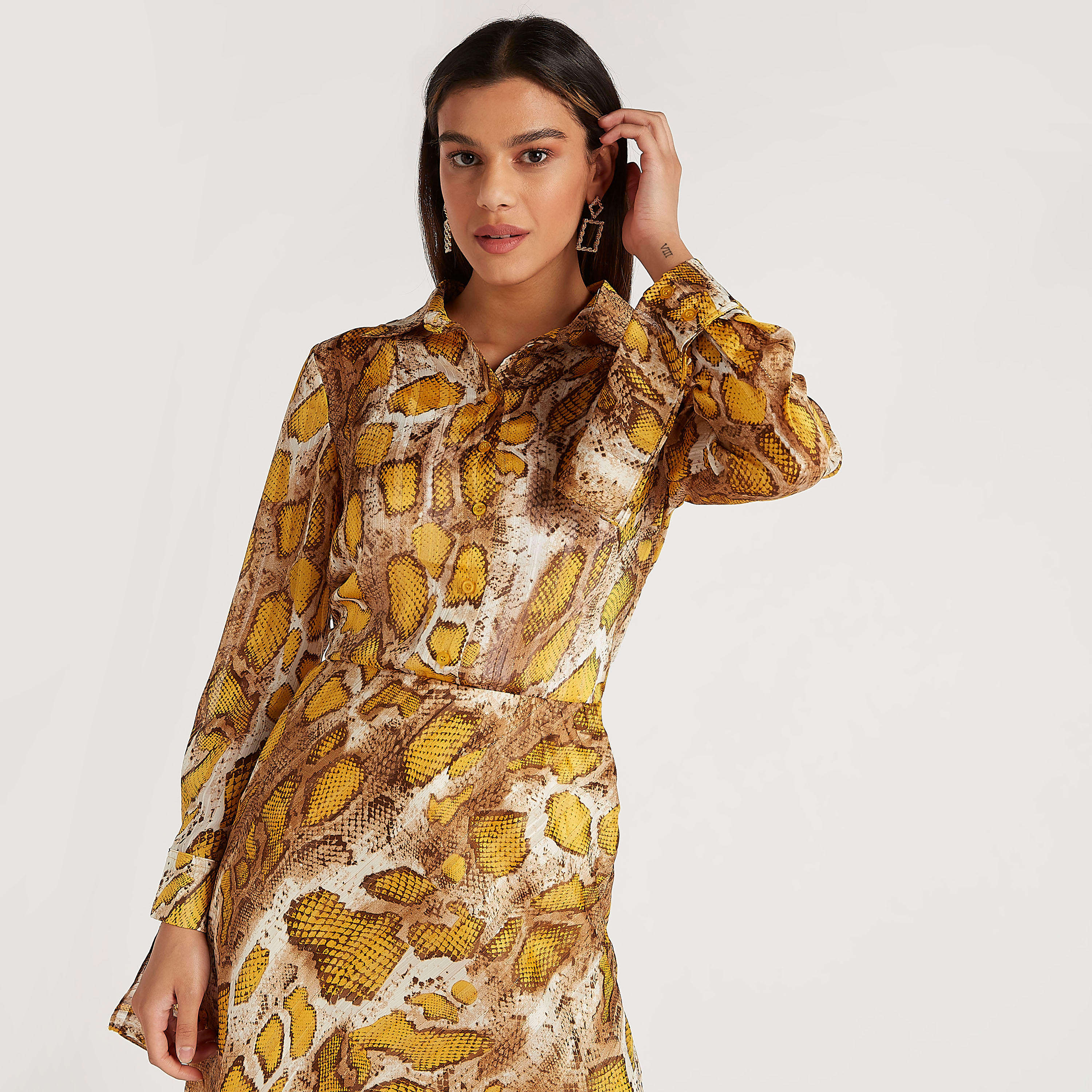 فستان بقصّة عادية وياقة عادية وأكمام طويلة وطبعات حيوانات-women-clothing-shirtsandblouses-blouses-image-5
