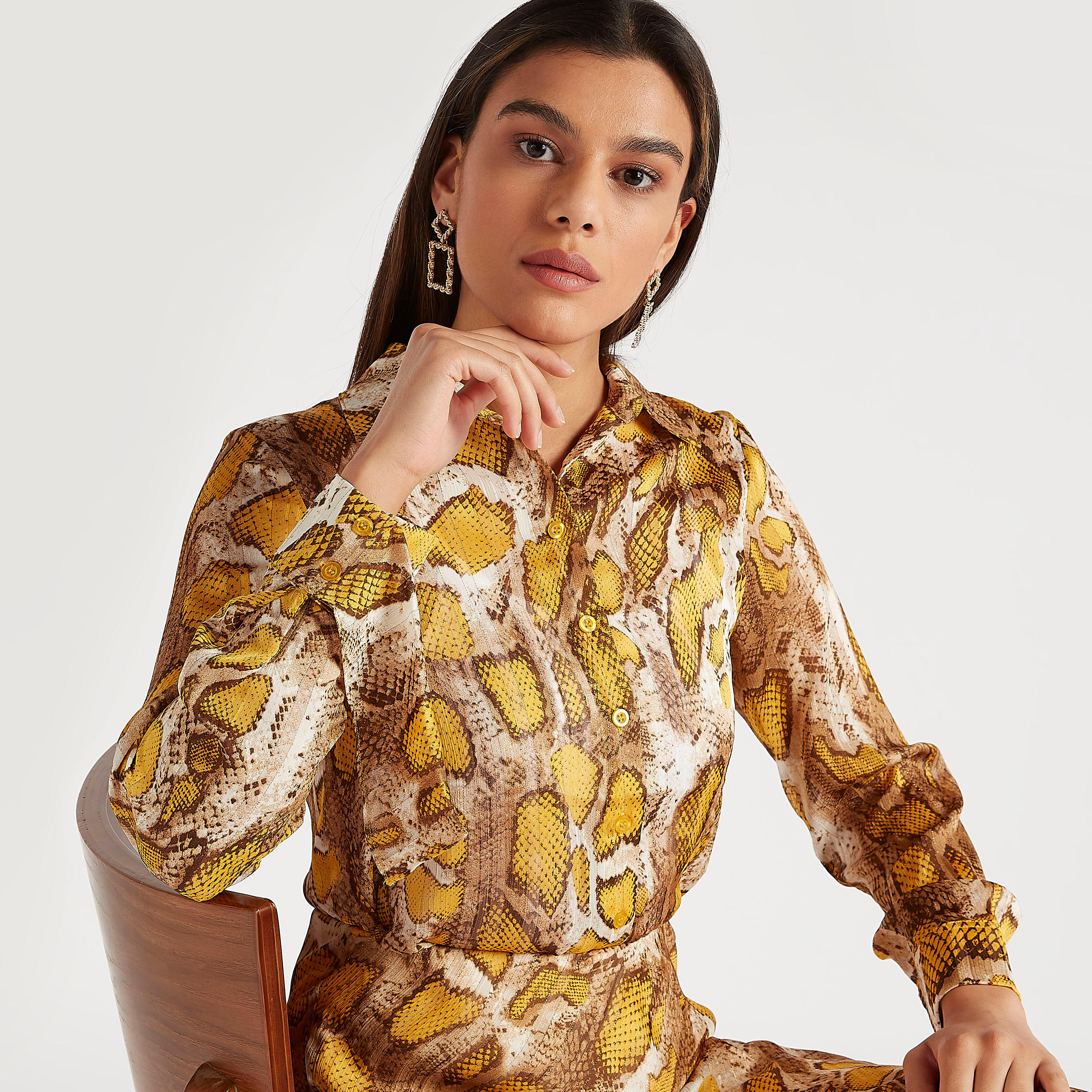 فستان بقصّة عادية وياقة عادية وأكمام طويلة وطبعات حيوانات-women-clothing-shirtsandblouses-blouses-image-6
