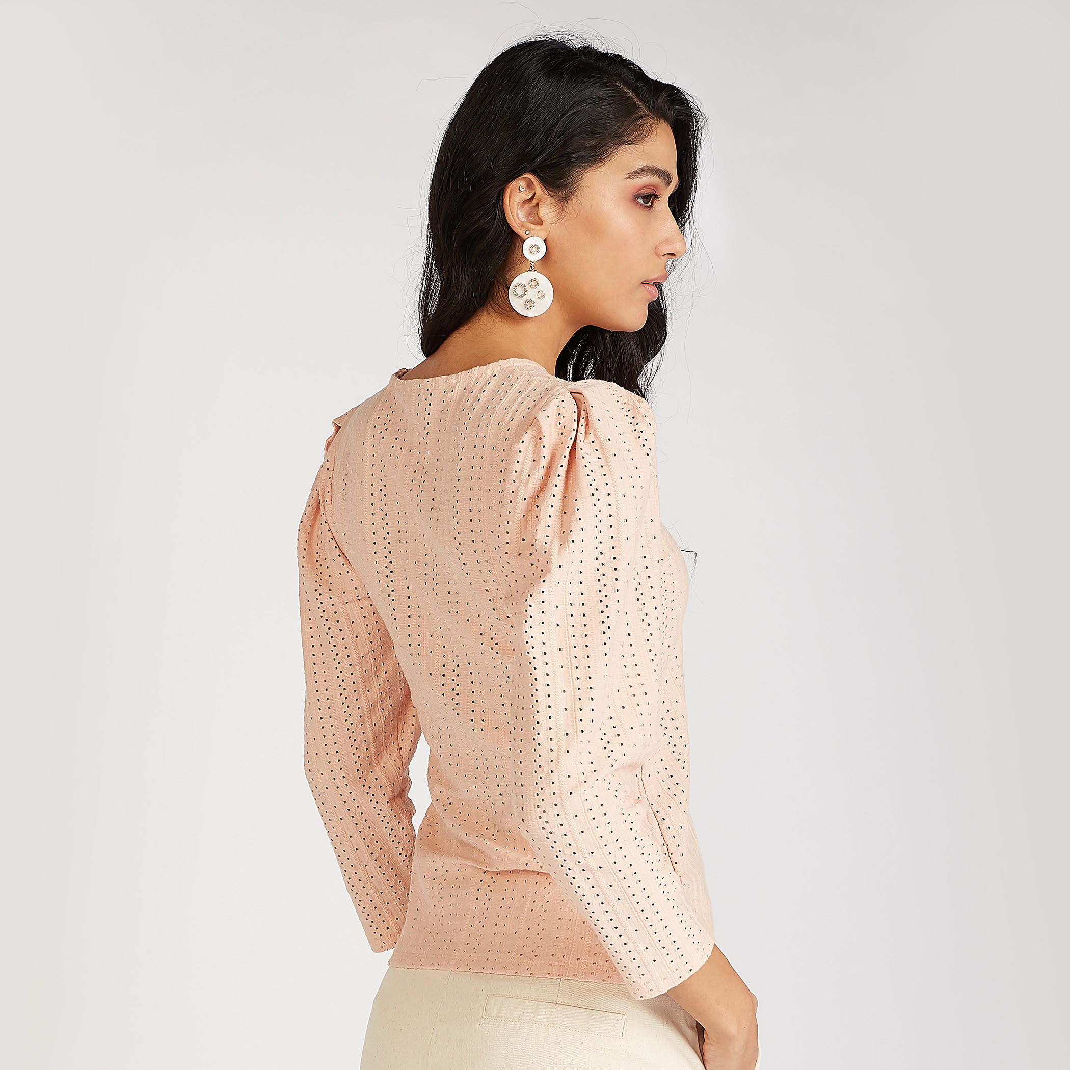 بلوزة بارزة الملمس بأكمام طويلة وياقة ضيقة-women-clothing-tshirts-image-4