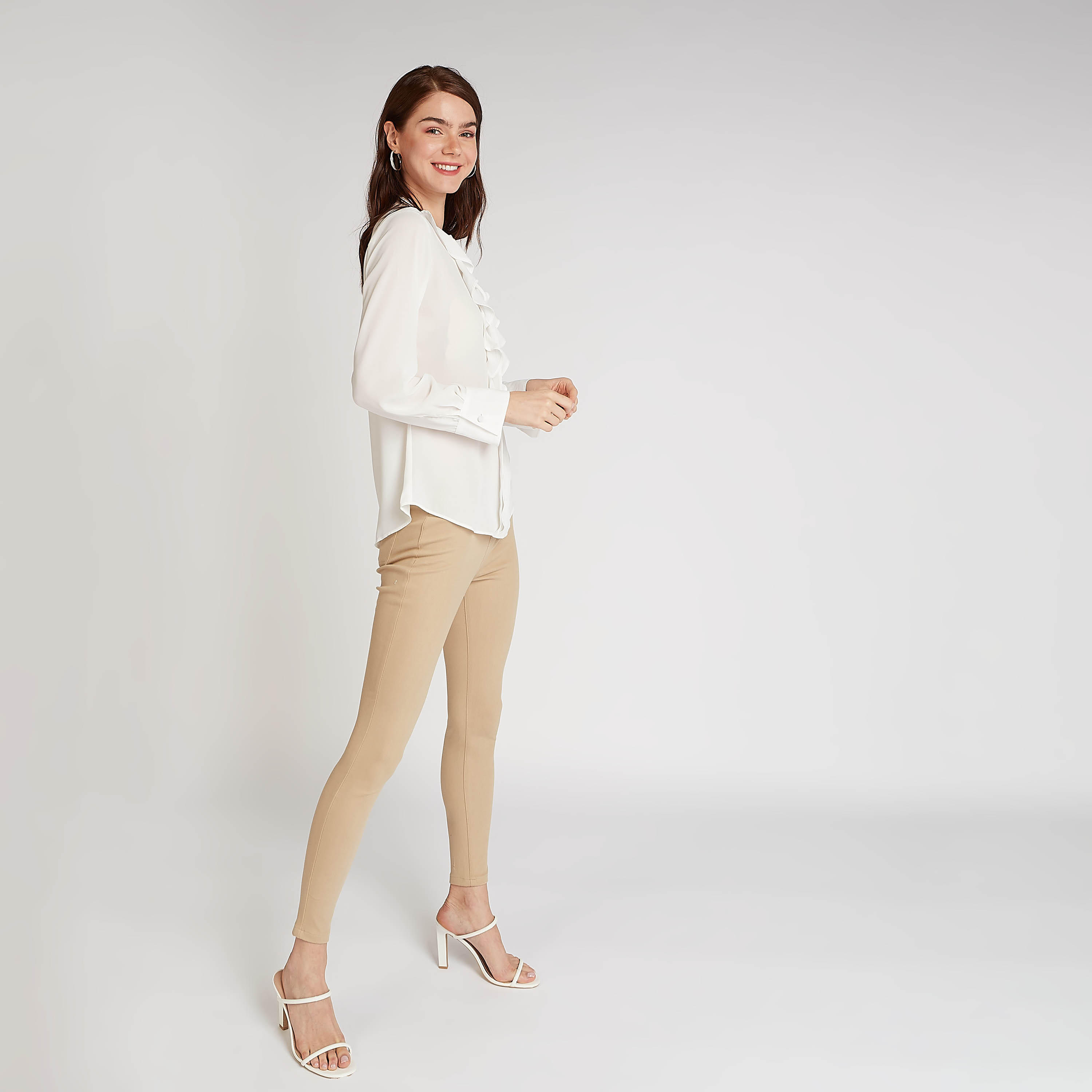 بلوزة مستدامة بربطة عنق وأكمام طويلة و تفاصيل كشكش-women-clothing-shirtsandblouses-blouses-image-4